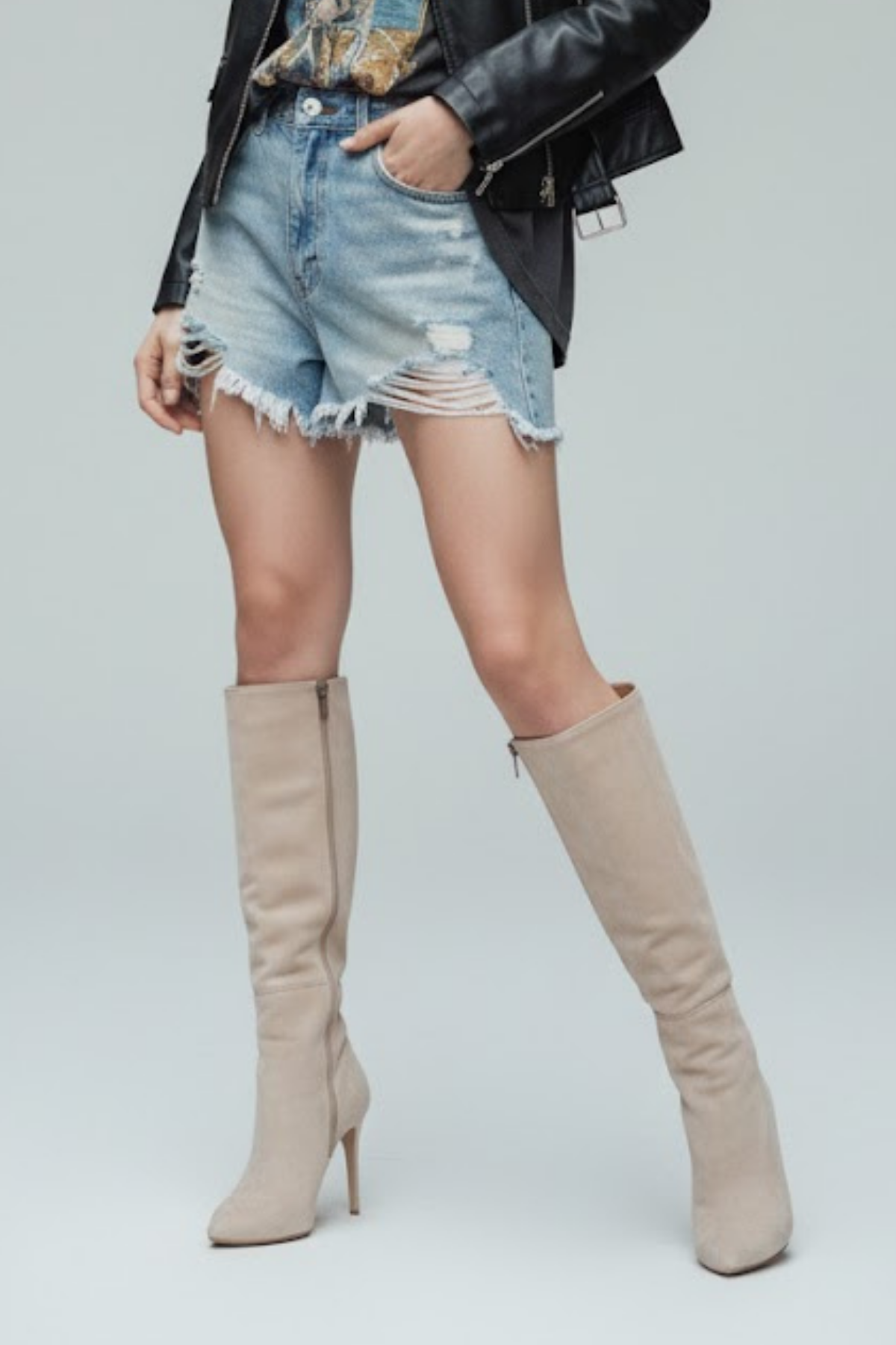 Diayen Bej Süet Fermuarlı Lastikli İnce Yüksek Topuklu Kadın Çizme