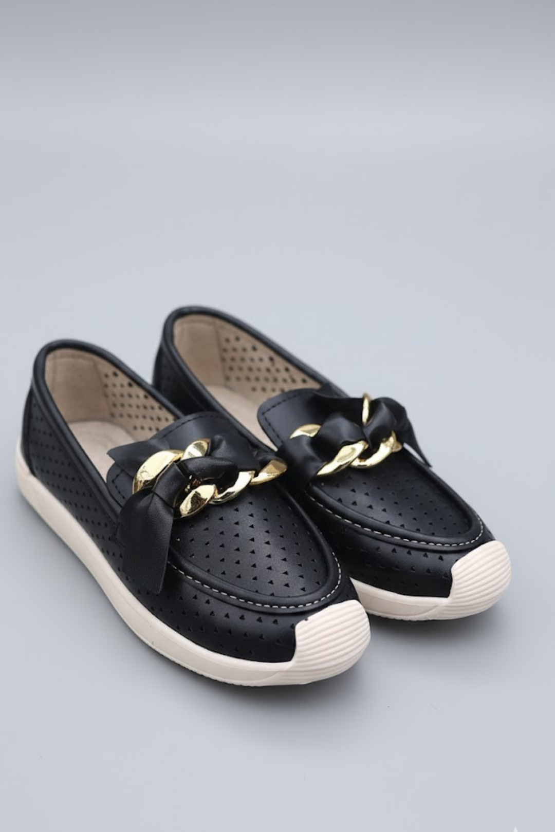 Riwan Kadın Siyah Zincir Detaylı Babet Ayakkabı