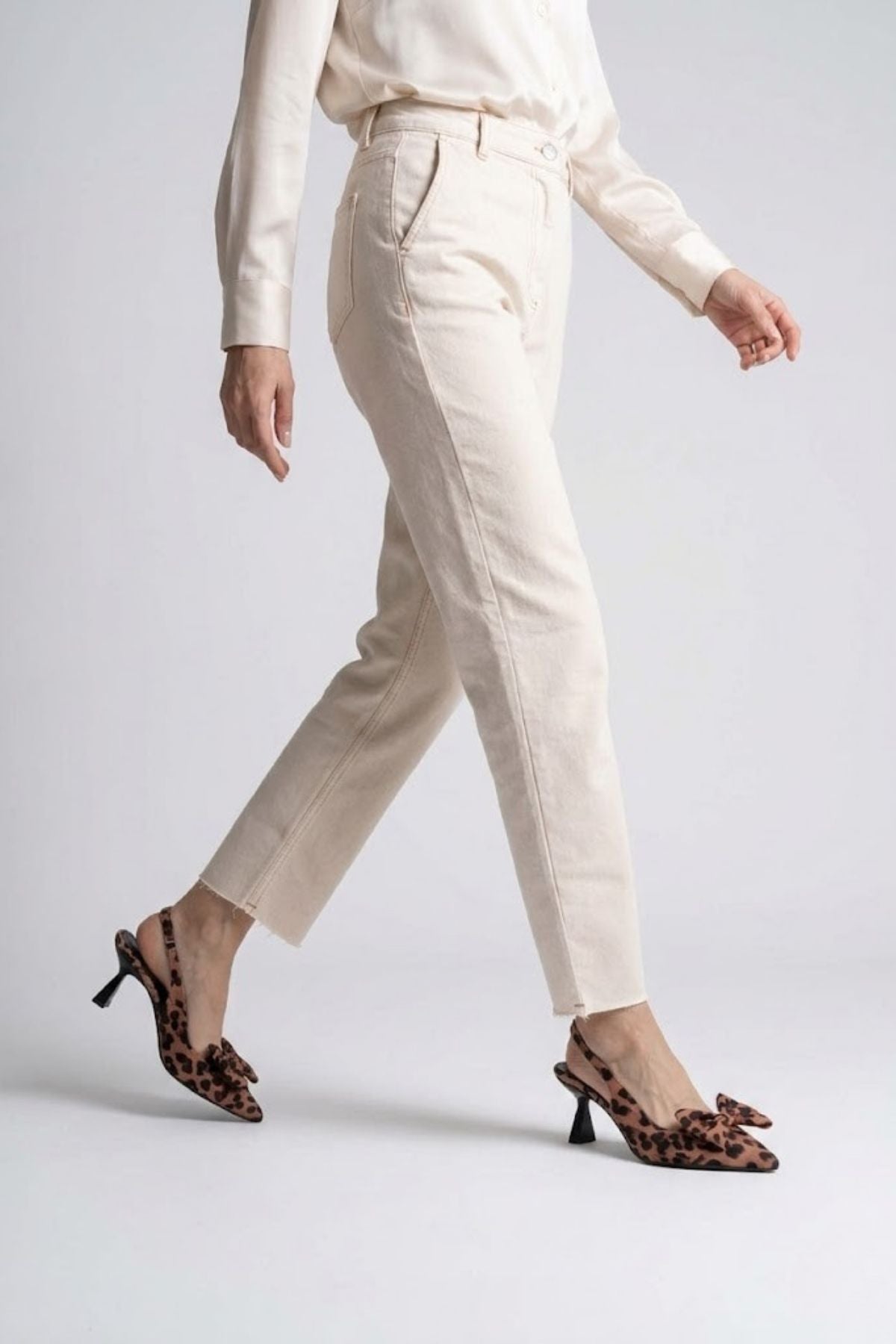 Solvia Kadın Leopar Fiyonklu Slingback Topuklu Ayakkabı