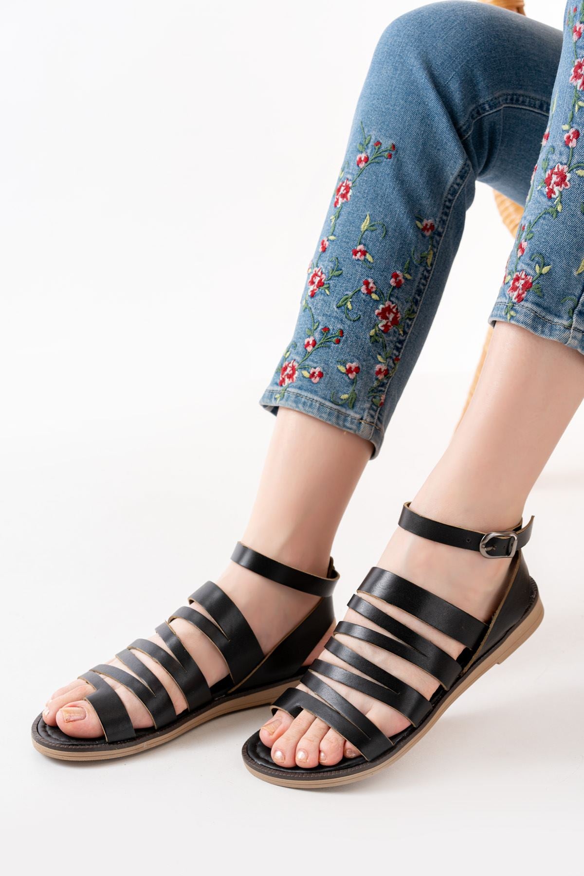 Chemy Siyah Hakiki Deri Kadın Sandalet