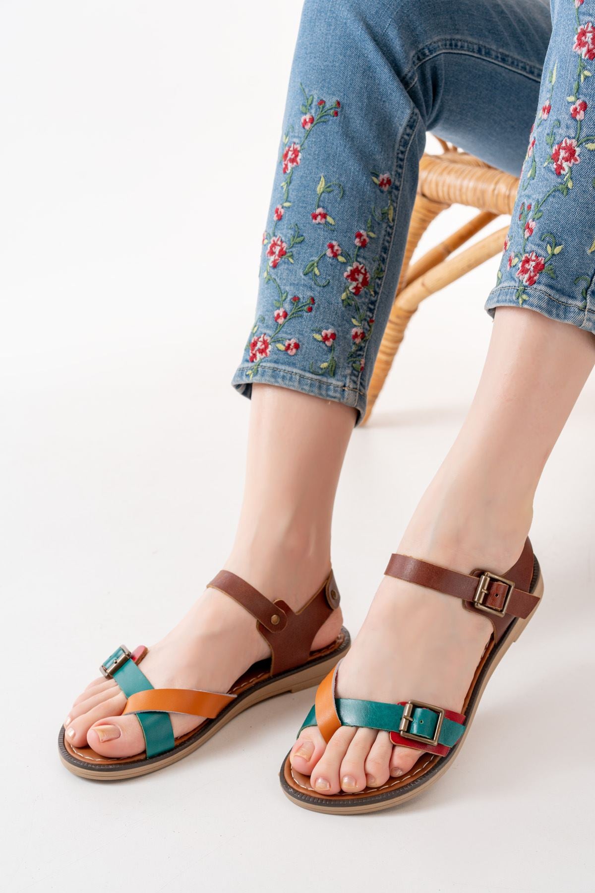 Akdurn Multi Hakiki Deri Kadın Sandalet