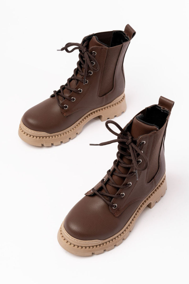 Hendy Kahverengi Düz Topuklu Bağcıklı Lastikli Kadın Bot