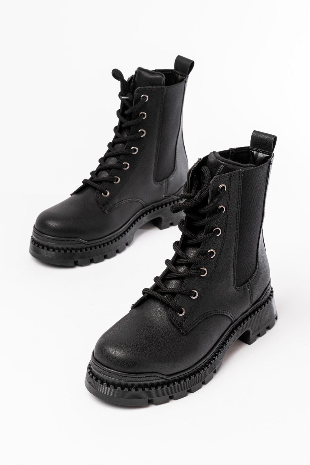 Hendy Siyah Luna Düz Topuklu Bağcıklı Lastikli Kadın Bot