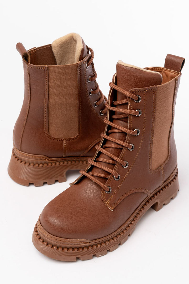 Hendy Taba Düz Topuklu Bağcıklı Lastikli Kadın Bot