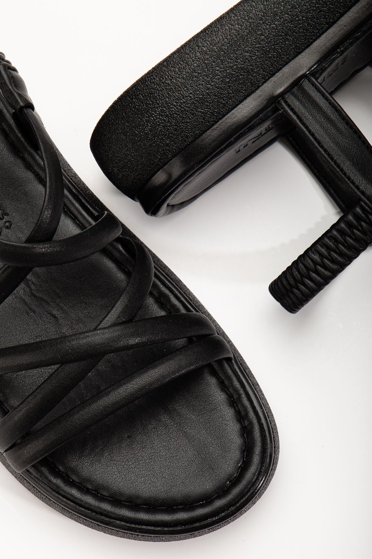 Benefi Siyah Dolgu Topuk Kadın Sandalet