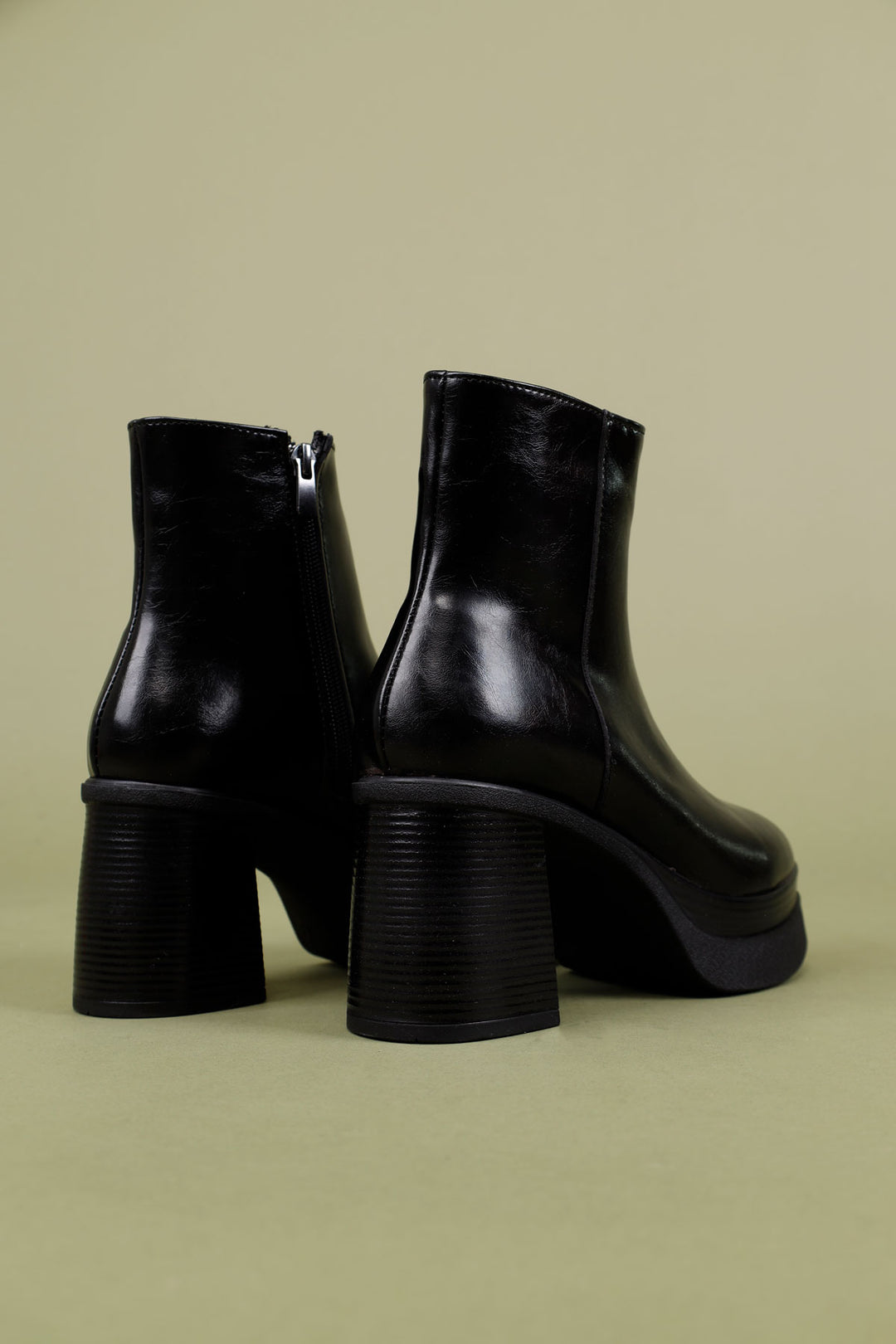 Lavzer Kadın Kalın Topuklu Siyah Bot