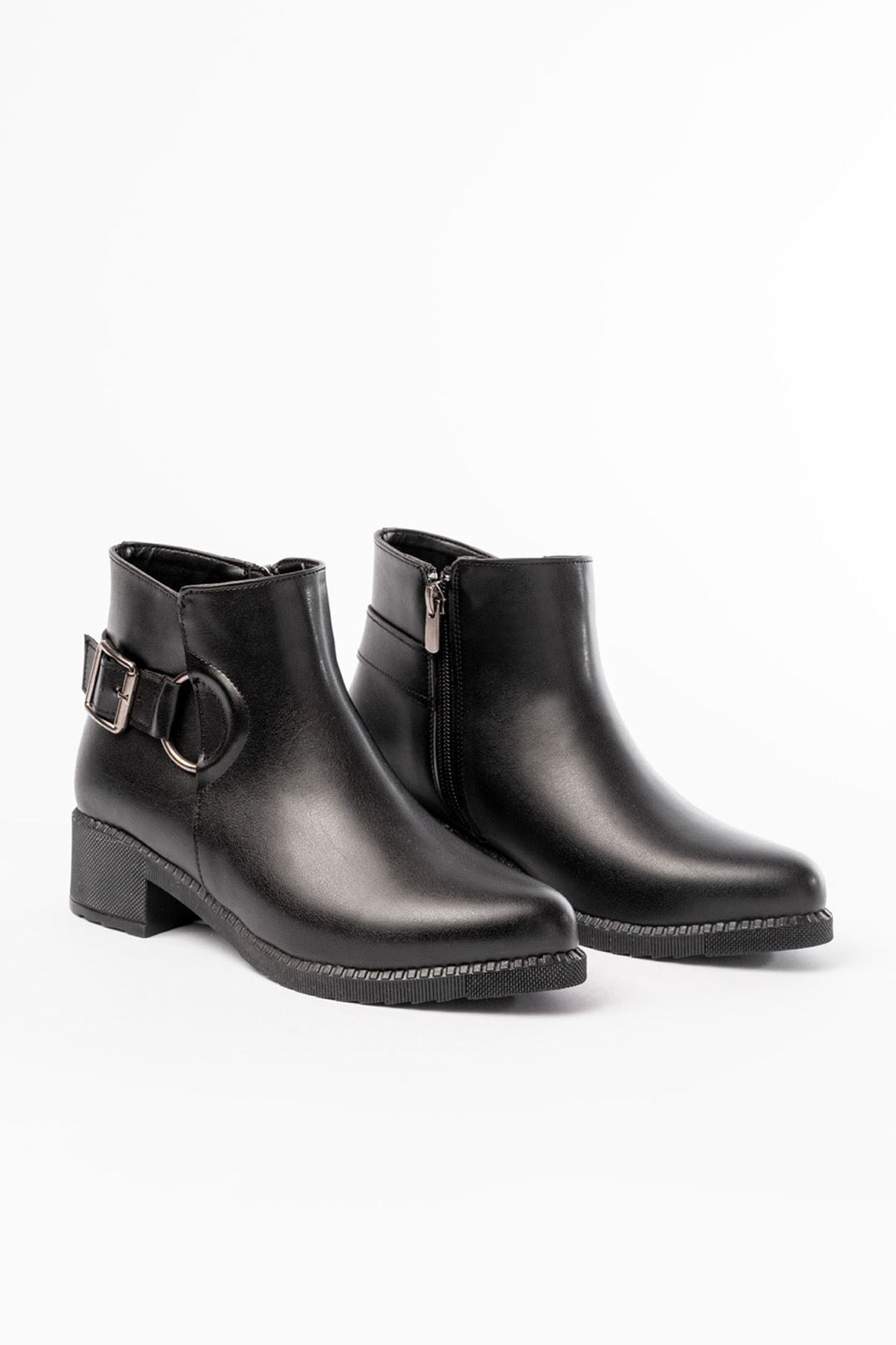 Afraz Siyah Toka Aksesuarlı Fermuarlı Kadın Bot