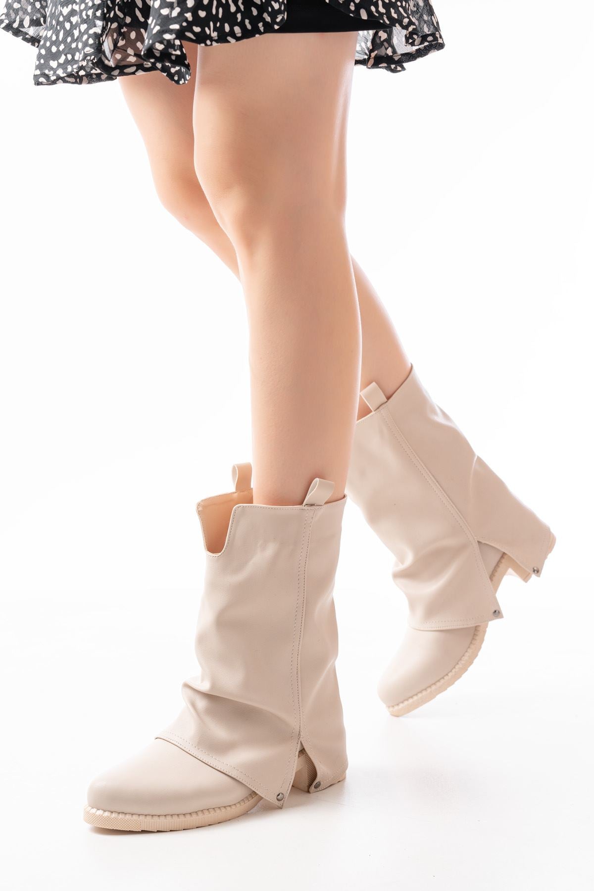 Ahunaz Bej Kadın Bot, Dökümlü Tarzıyla Rahat,Şık Model