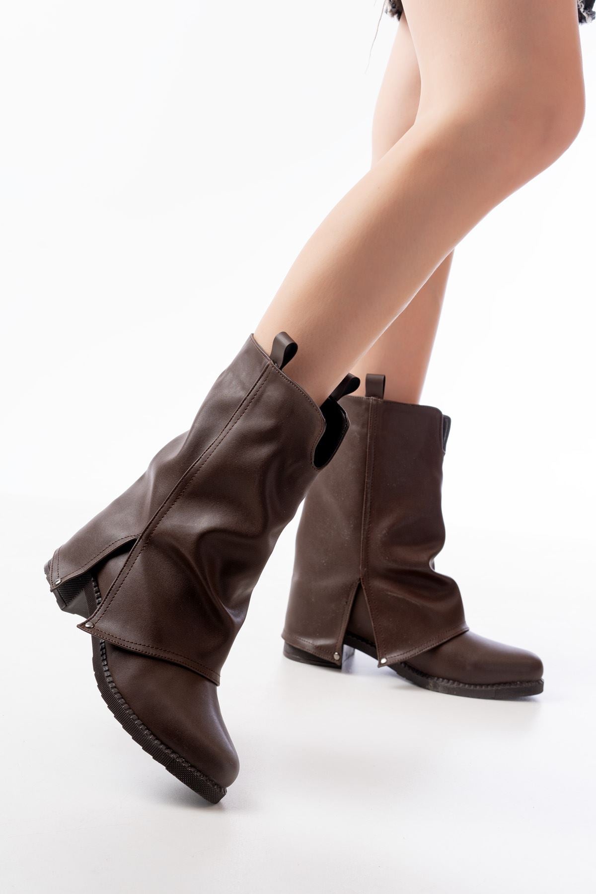 Ahunaz Kahverengi Kadın Bot, Dökümlü Tarzıyla Rahat,Şık Model