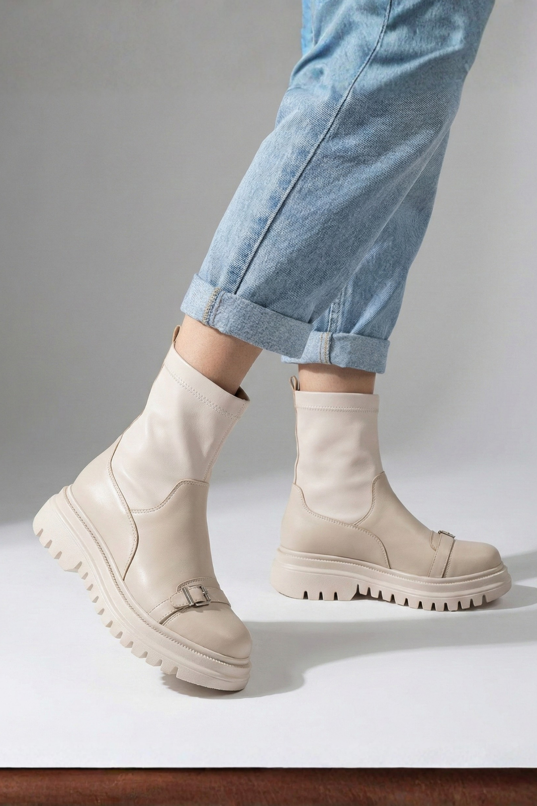 Venog Kadın Tokalı Bej Bot