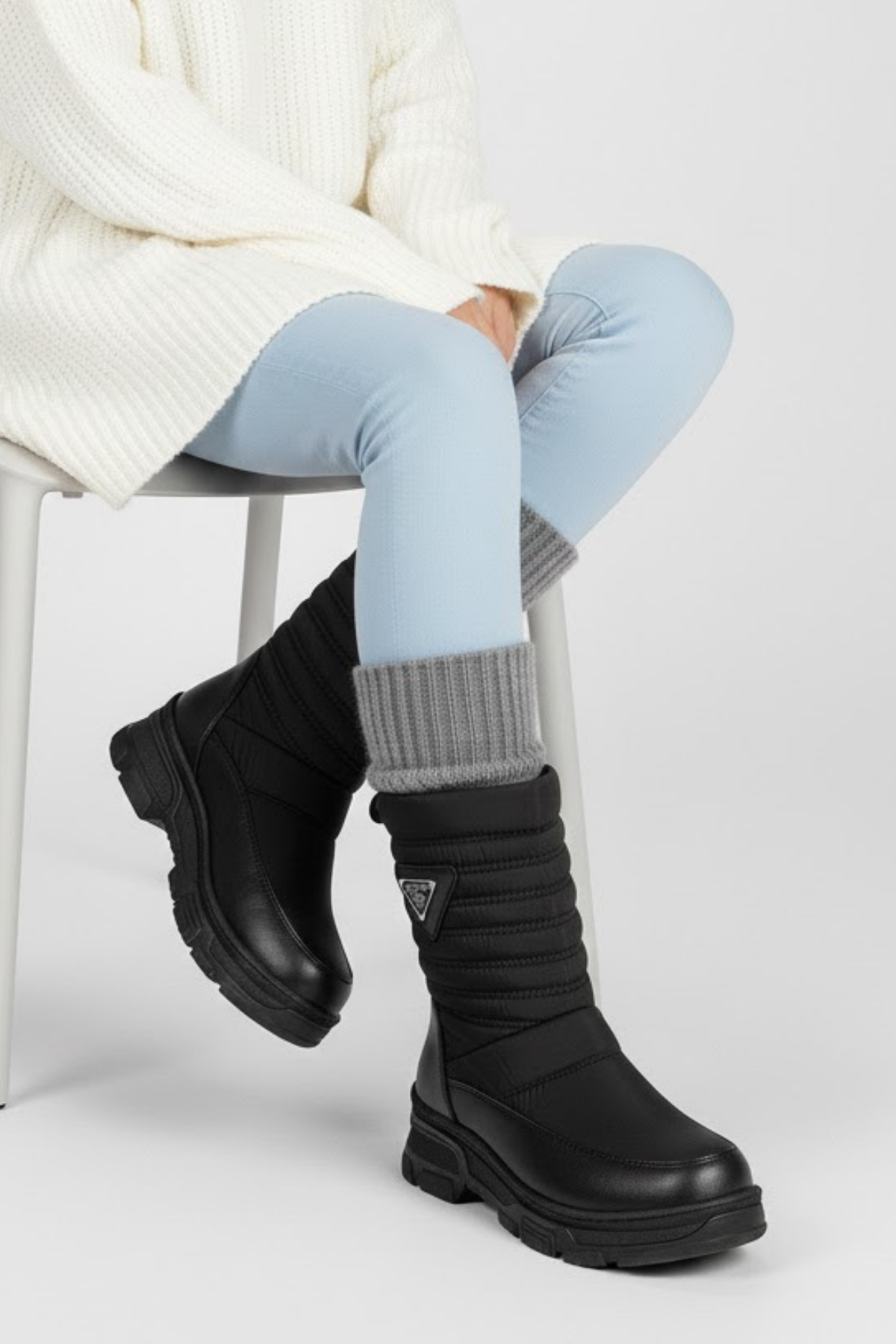 Levan Kadın Kalın Tabanlı Siyah Mat Kar Botu