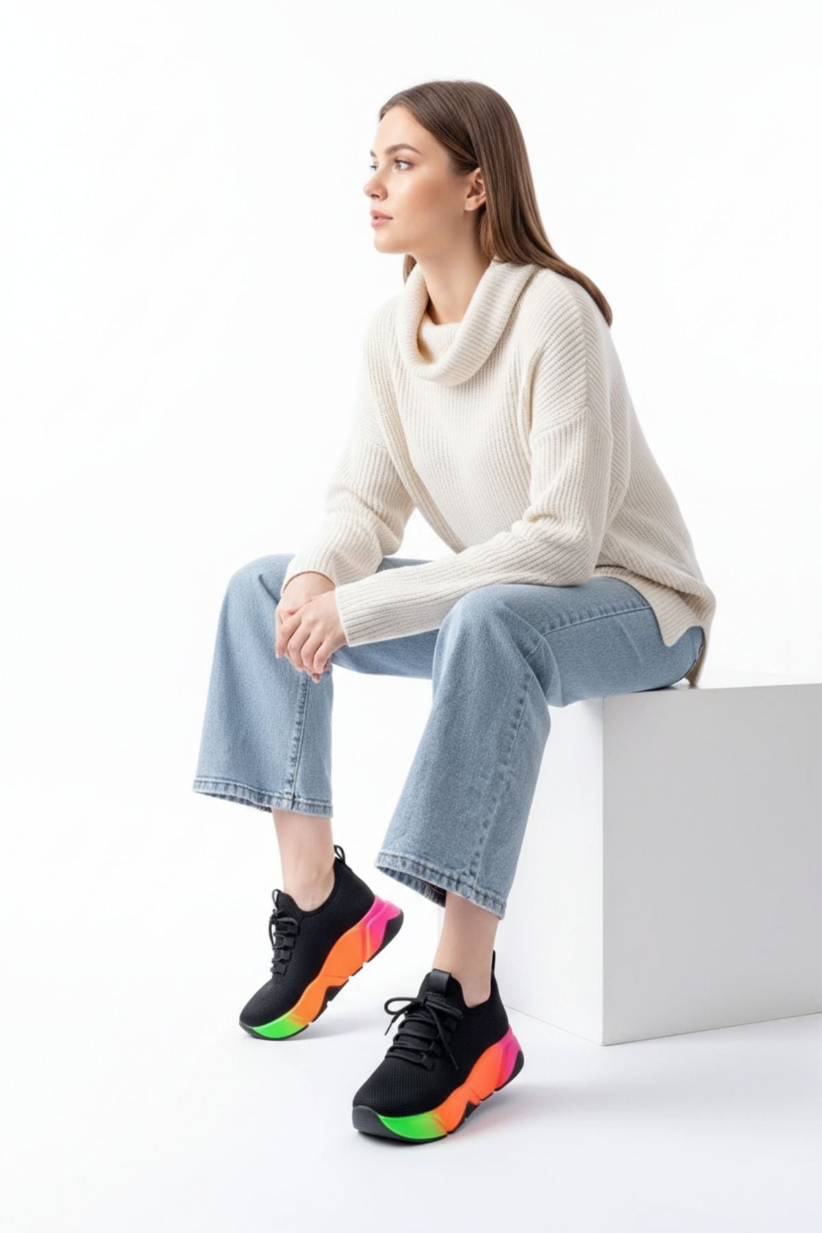 Brumli Siyah Bağcıklı Fileli Renkli Taban Günlük Kadın Spor Ayakkabı RS-400SYHM