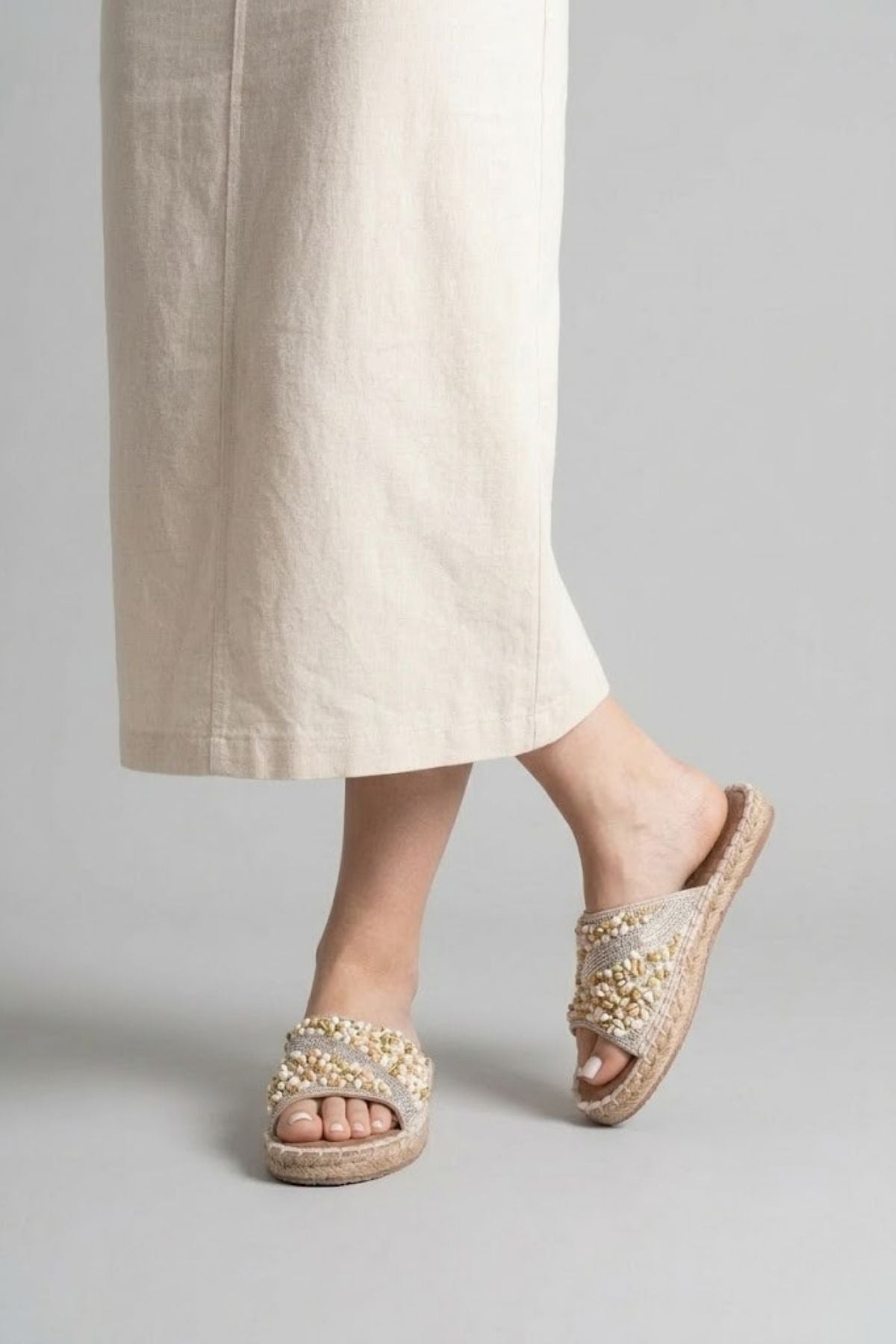 Dennis Kadın Bej Taş İşlemeli Terlik
