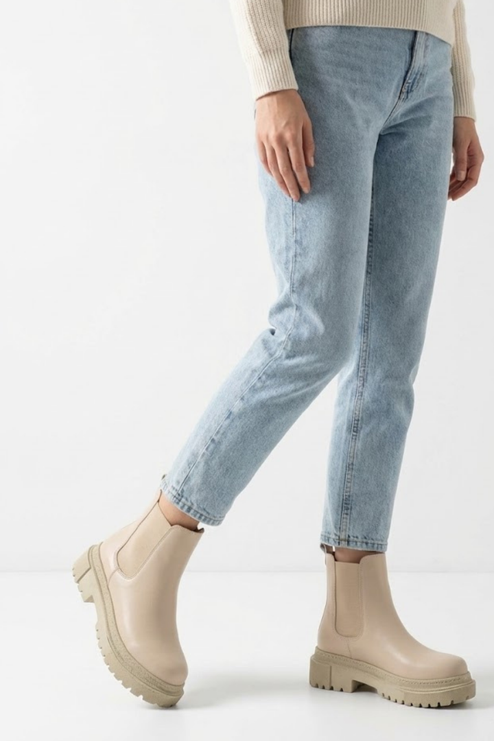 Nayliz Bej Lastikli Kadın Bot