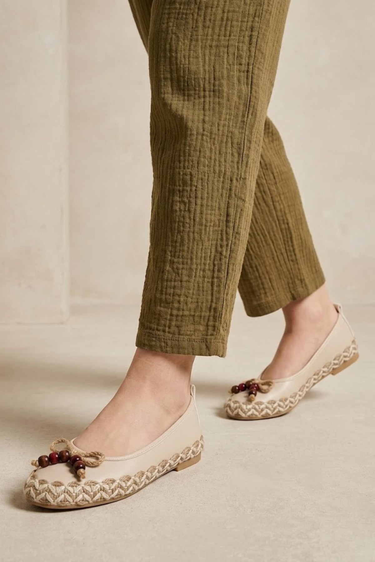 Ilwe Kadın Boncuk Detaylı Bej Babet Ayakkabı