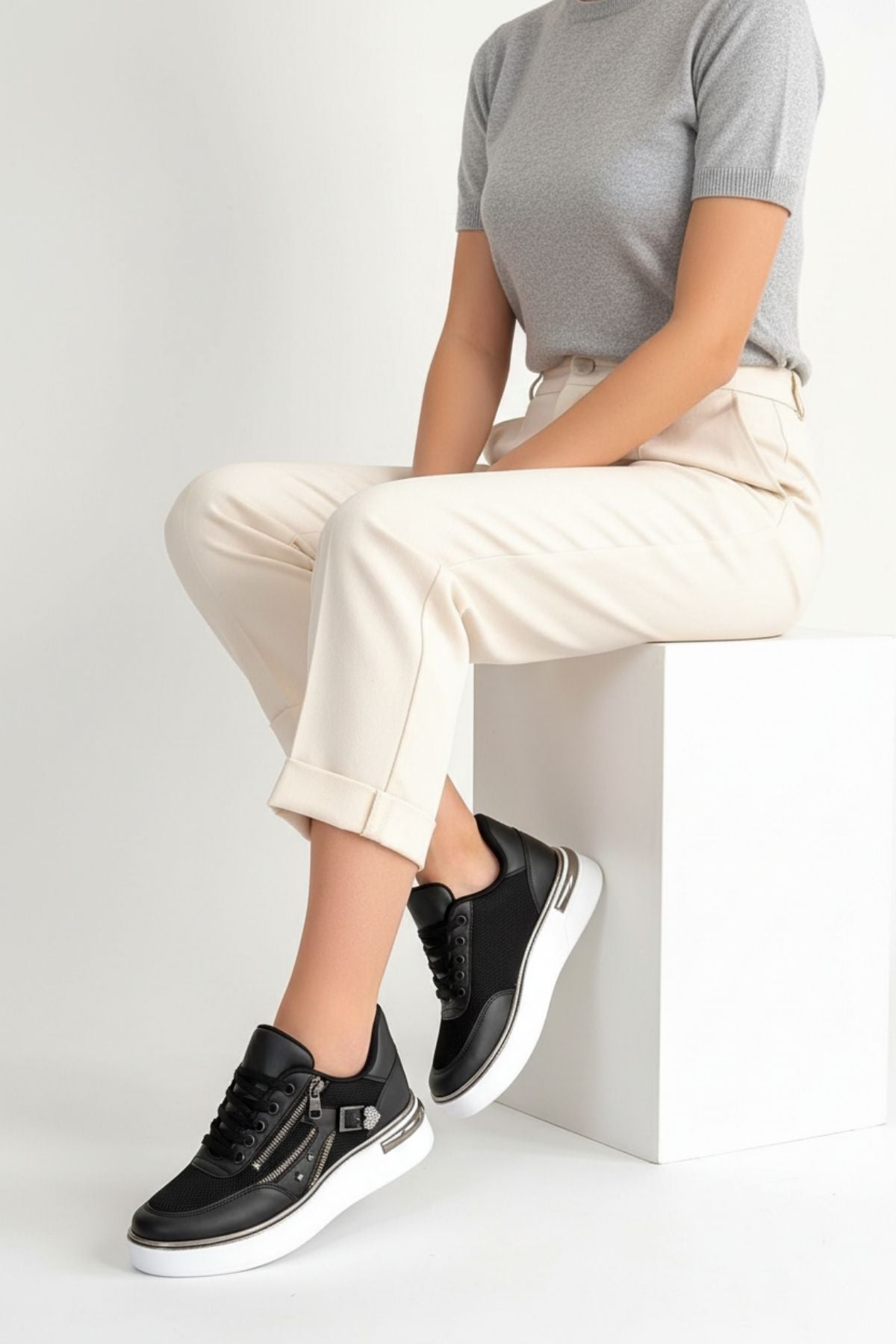 Junda Kadın Siyah Bağcıklı Spor Ayakkabı