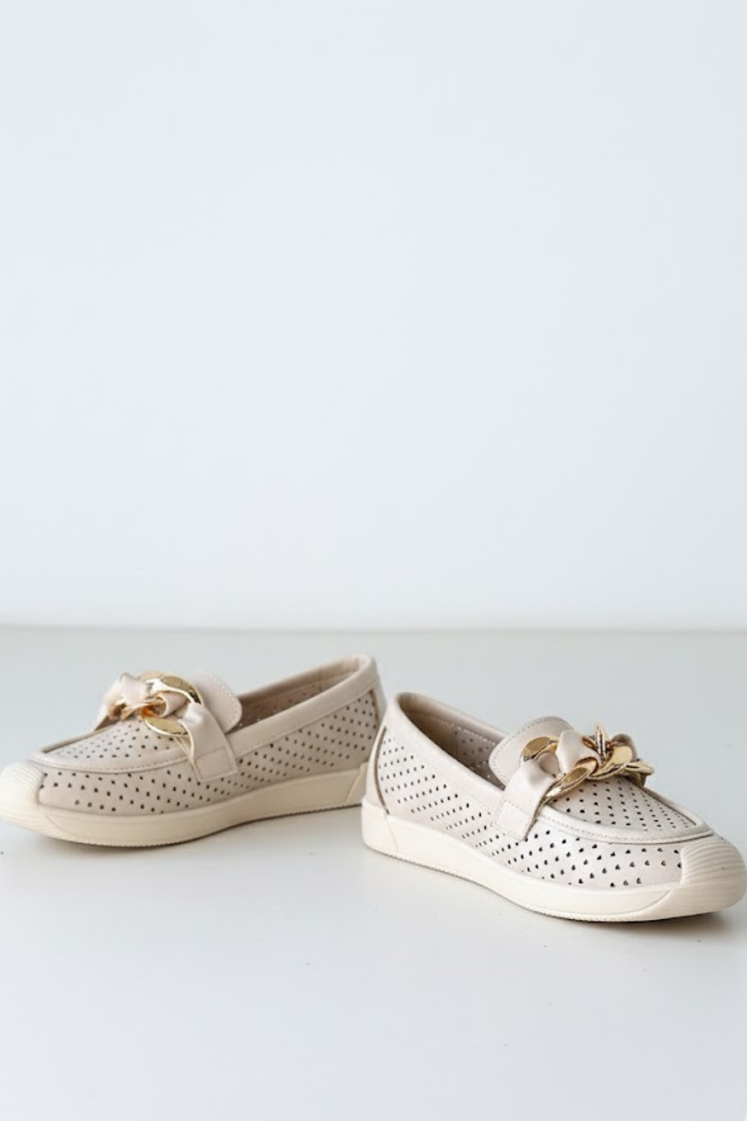 Riwan Kadın Bej Zincir Detaylı Babet Ayakkabı