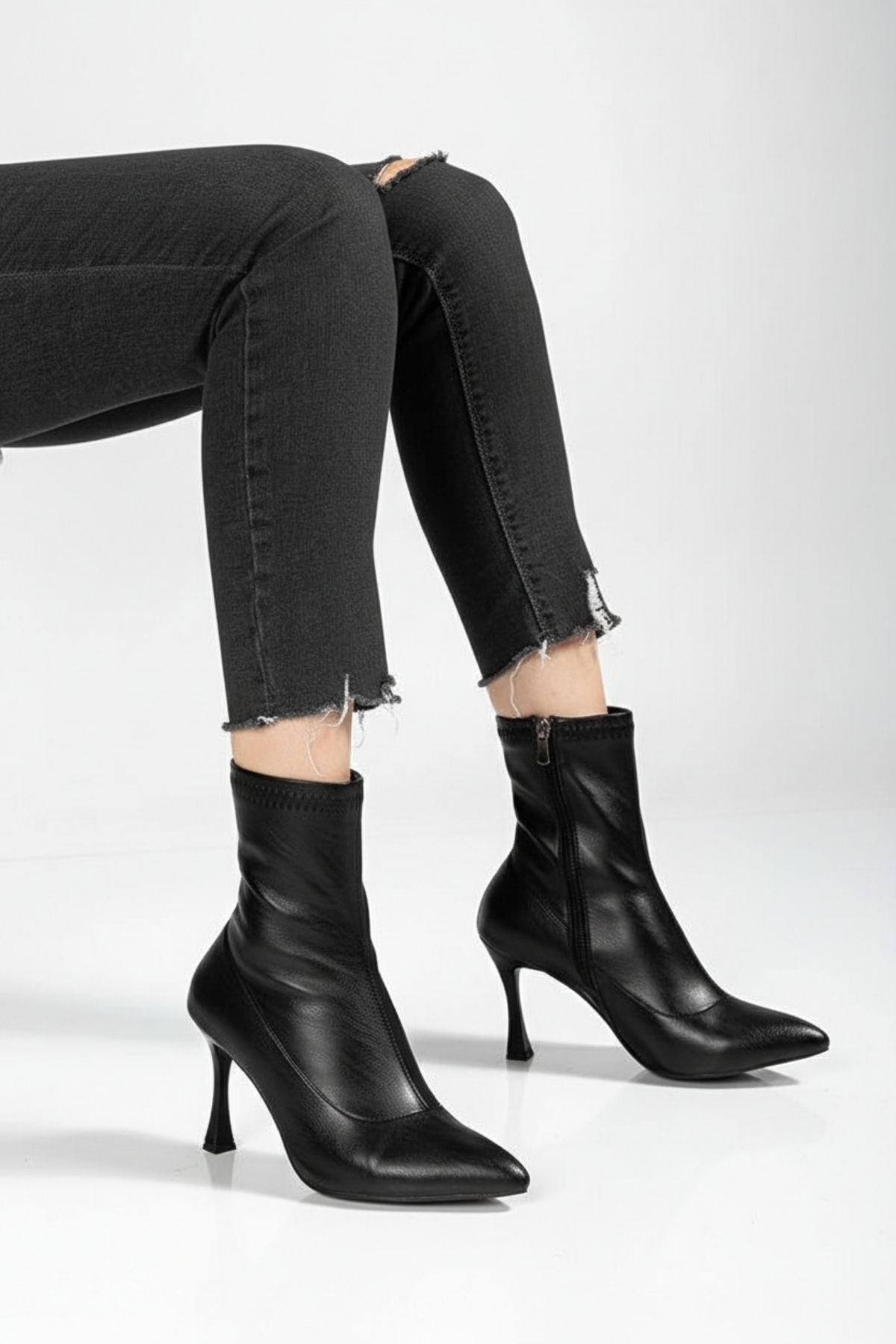 Orjen Kadın Siyah Streç Detaylı Topuklu Bot