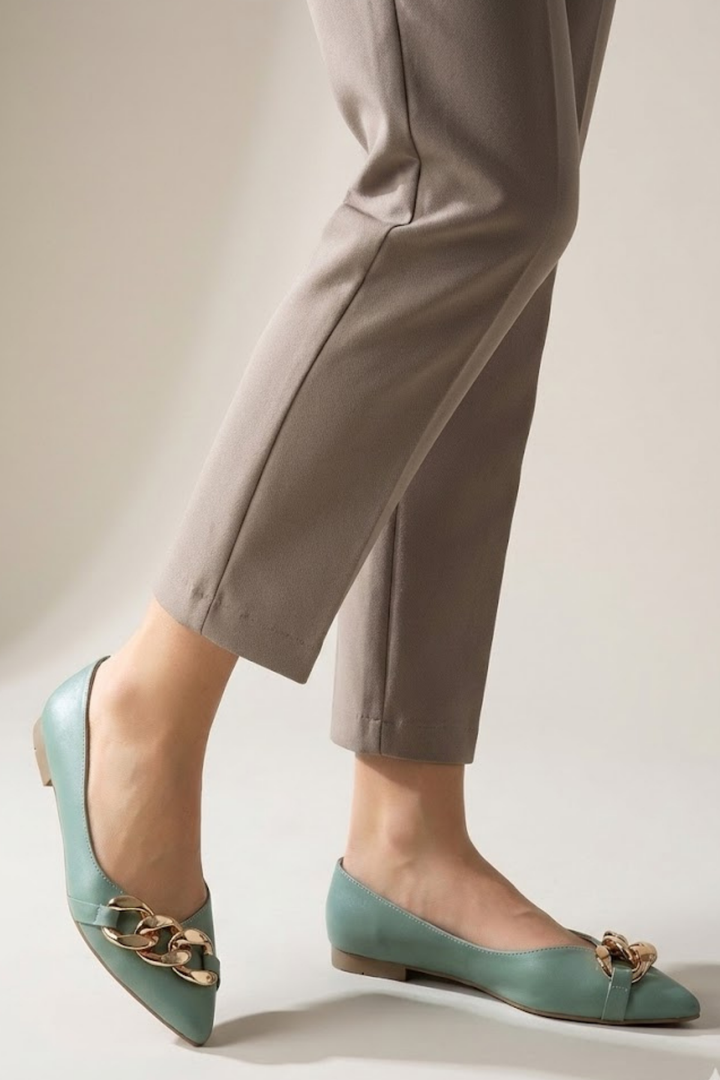 Popi Kadın Mint Yeşili Zincir Detaylı Babet Ayakkabı