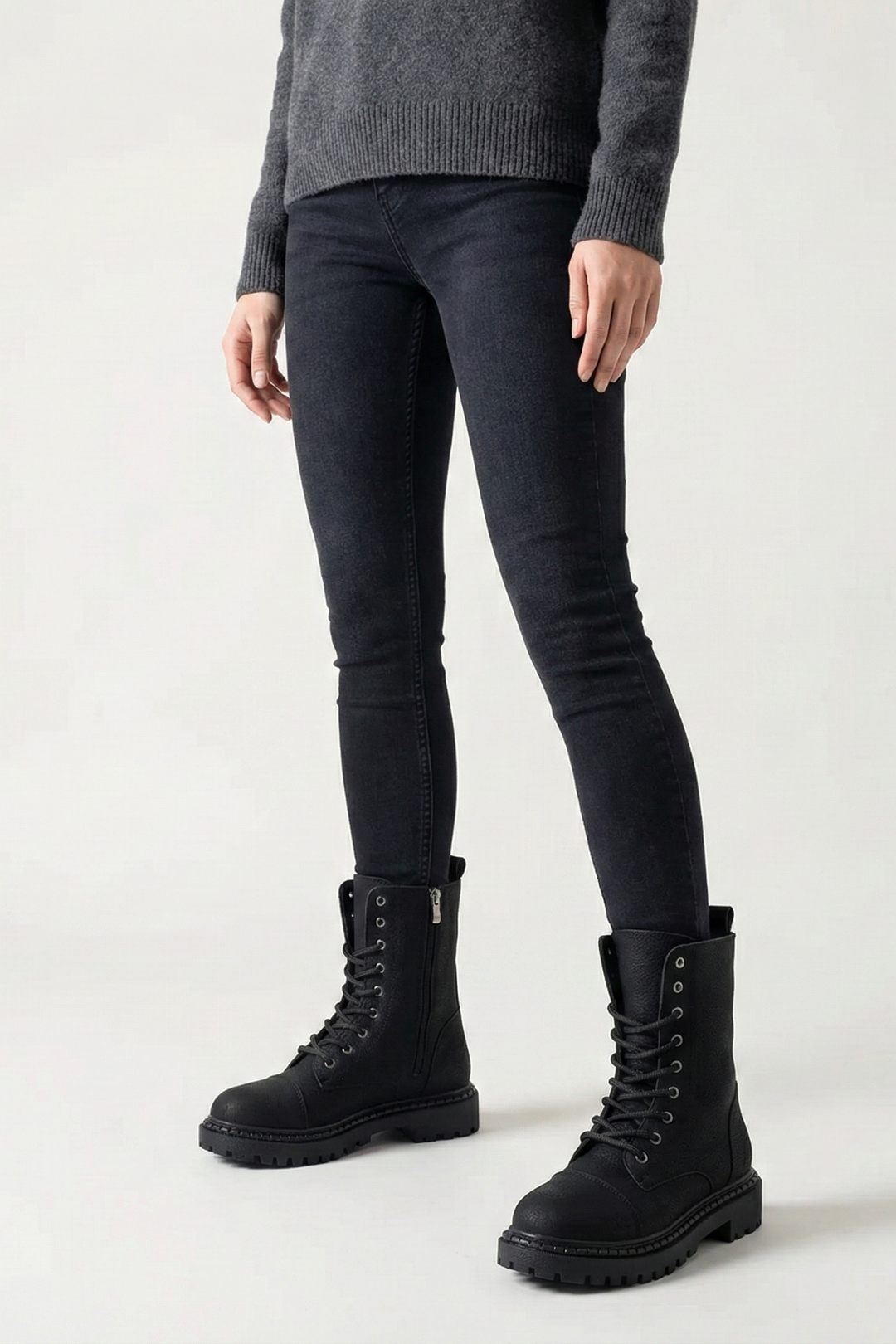 Rocco Kadın Kalın Tabanlı Siyah Postal Bot