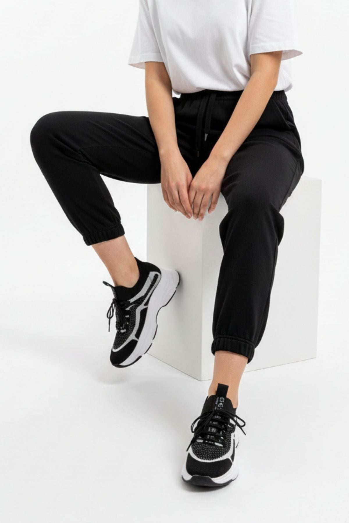 Lungma  Siyah Bağcıklı Fileli Günlük Spor Ayakkabı