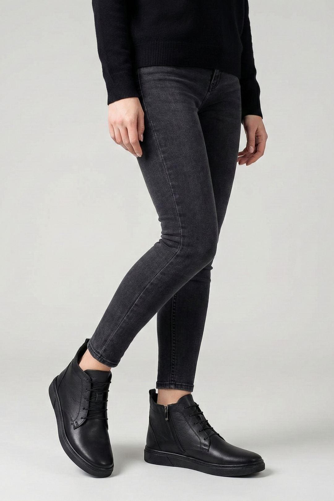 Cancu Kadın Bağcık Detaylı Siyah Bot