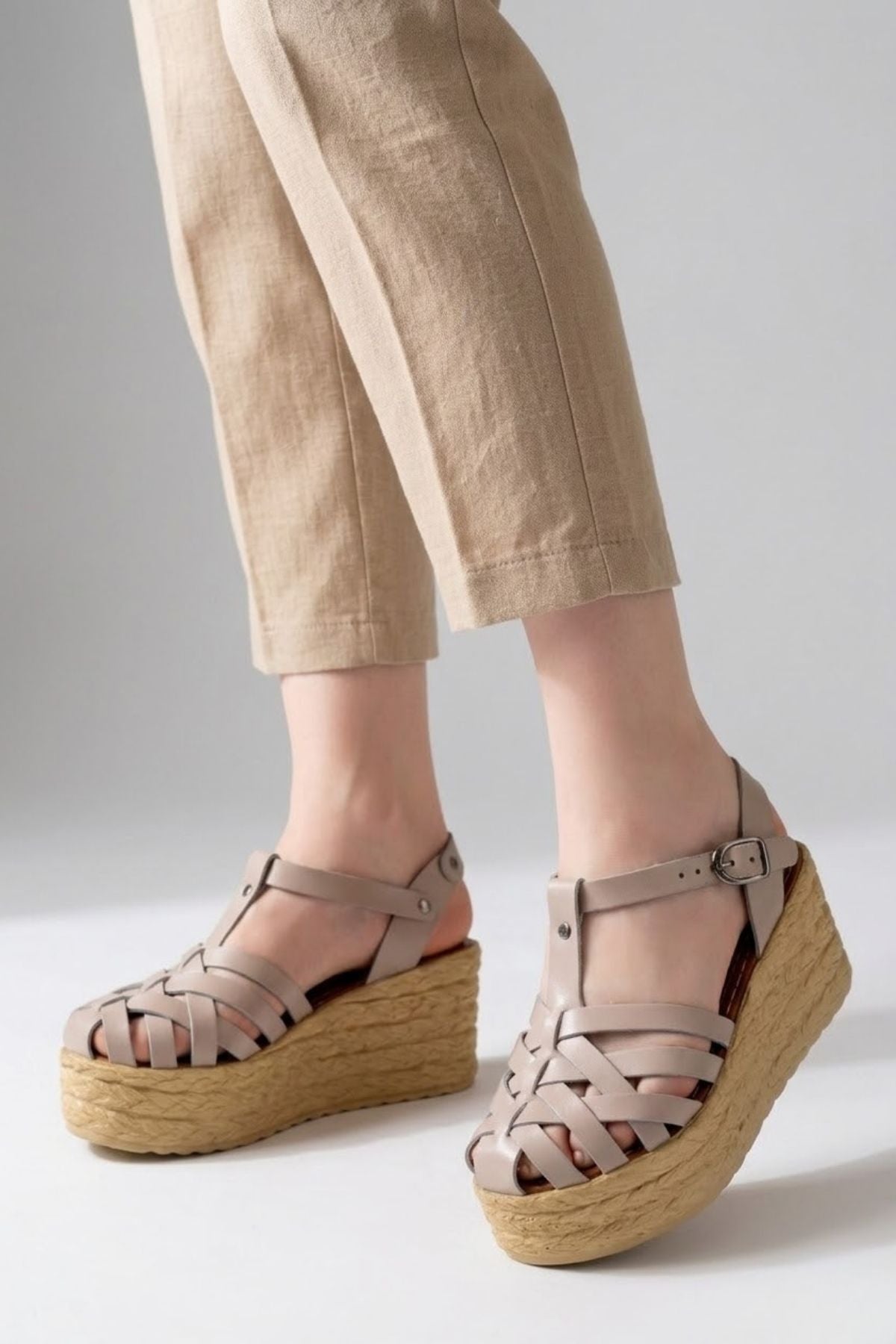 Nergan Bej Hakiki Deri Dolgu Kadın Sandalet