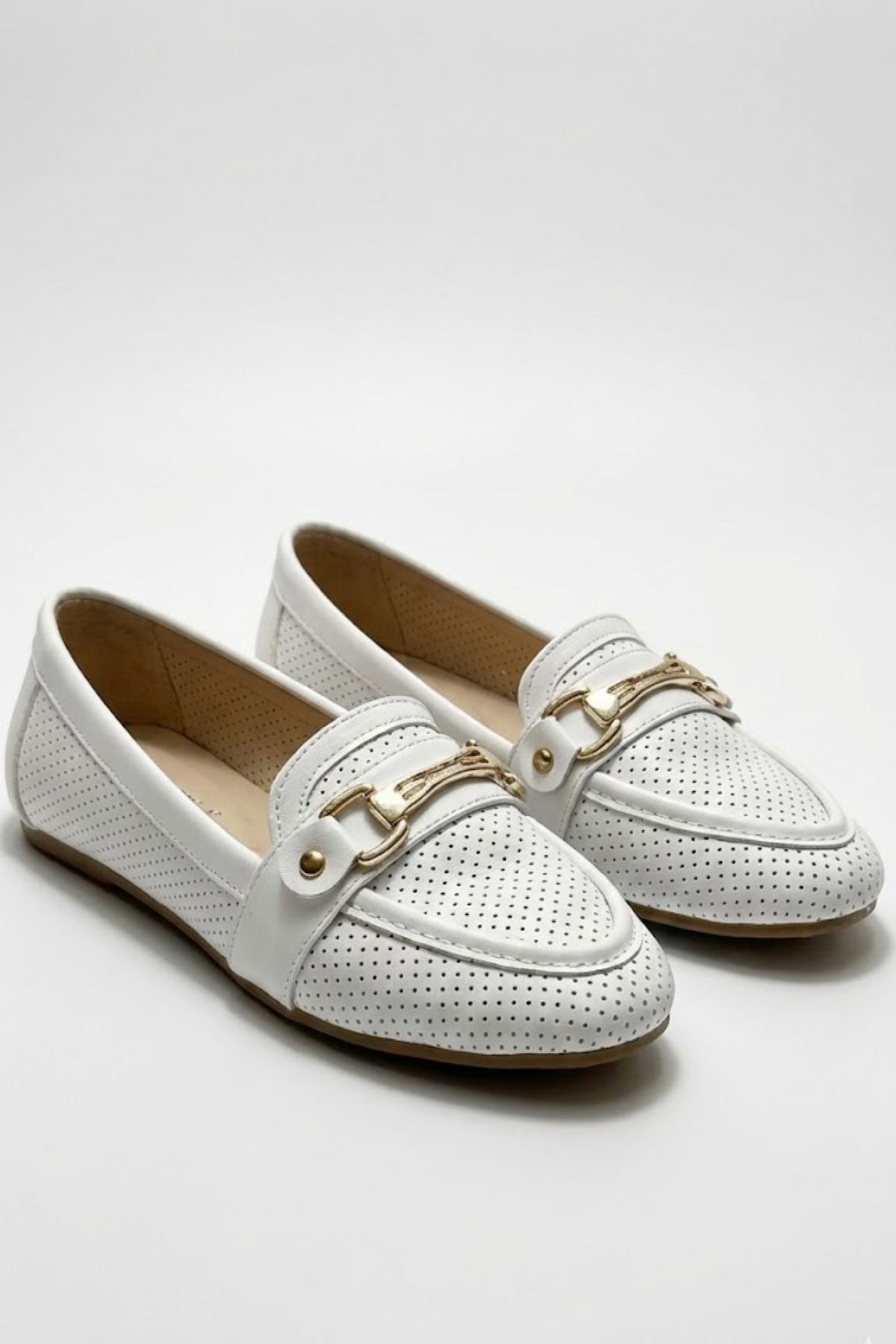 Rain Kadın Beyaz Delikli Detaylı Babet Ayakkabı
