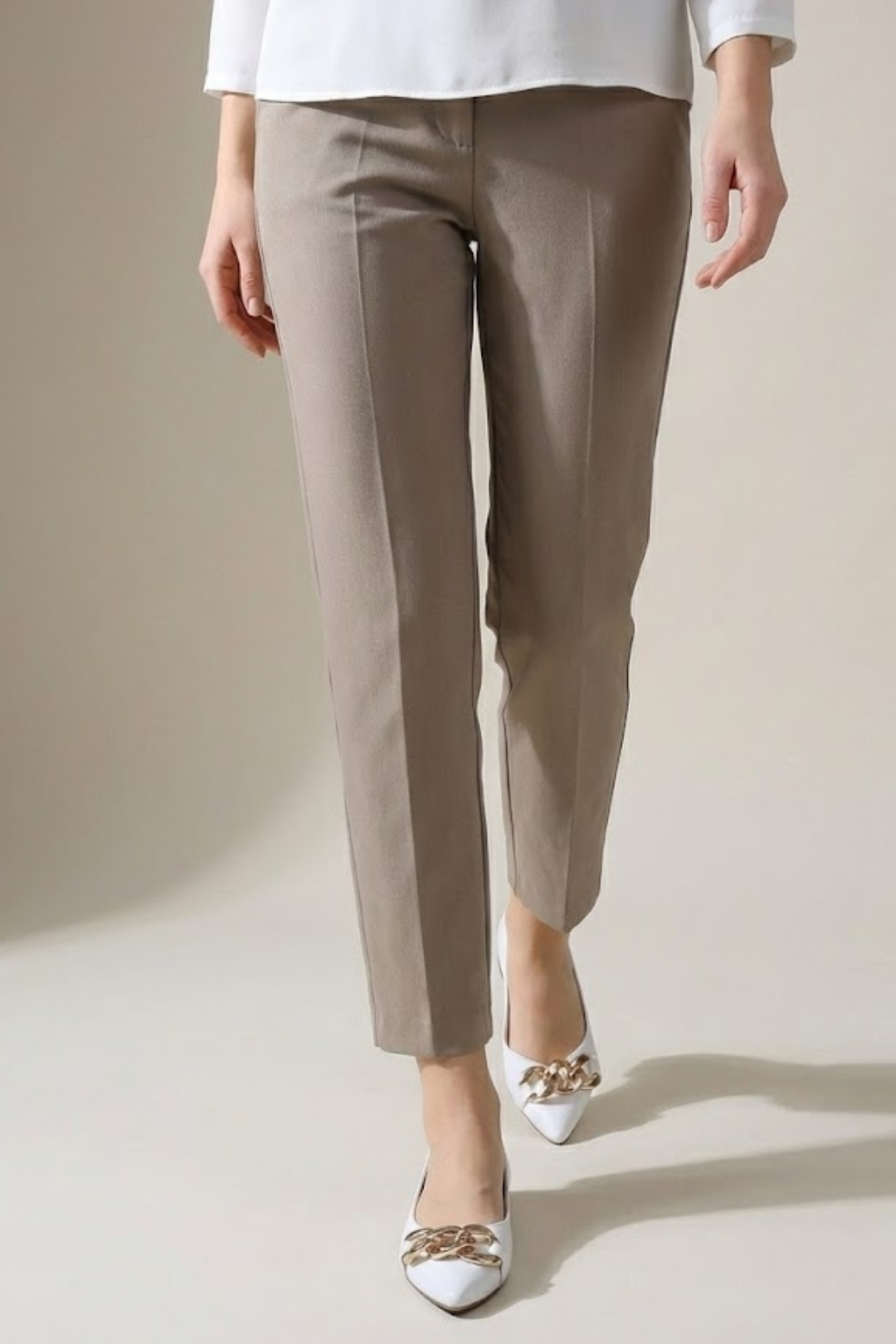 Popi Kadın Beyaz Zincir Detaylı Babet Ayakkabı