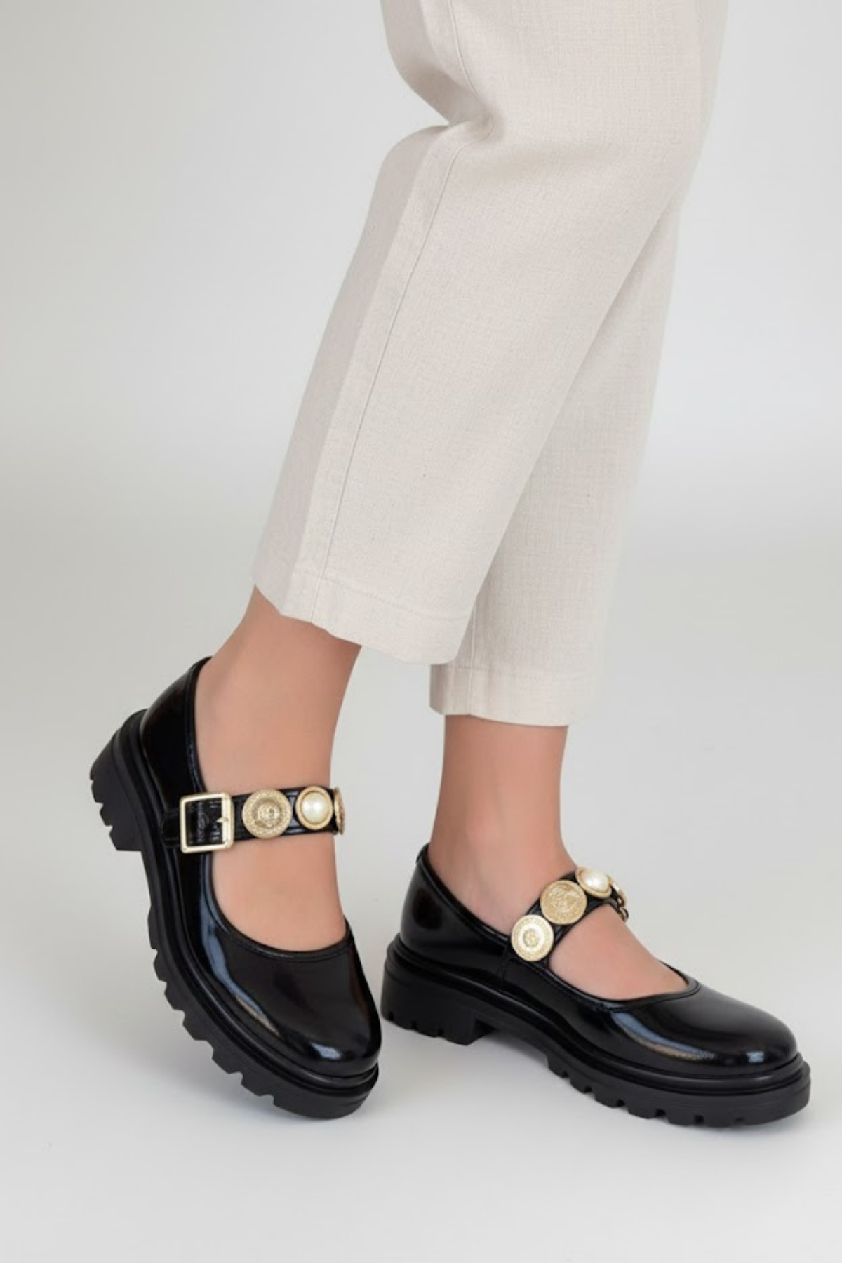 Okira Kadın Siyah Rugan Tokalı Oxford Ayakkabı