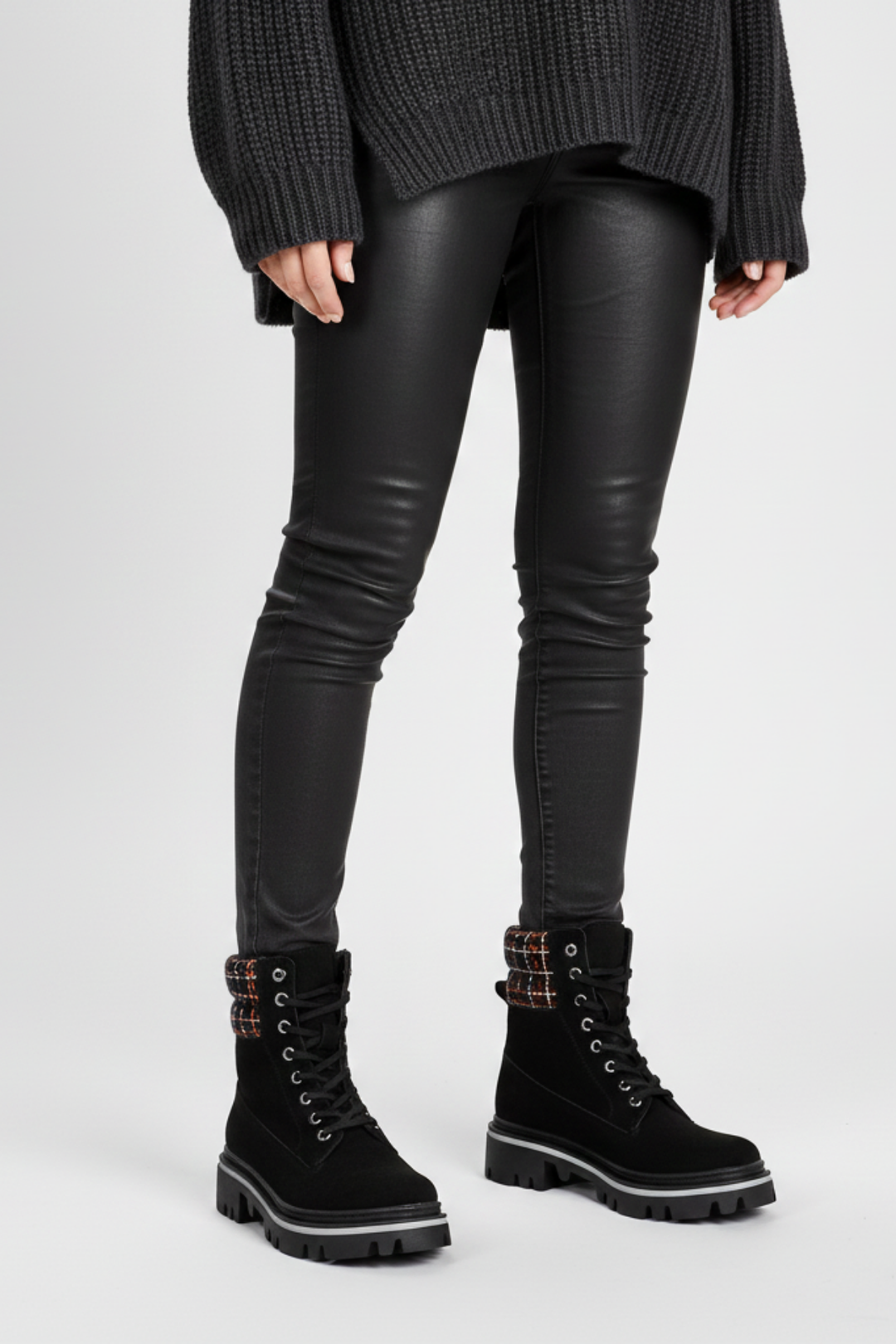 Desmod Kadın Kalın Tabanlı Siyah Bot