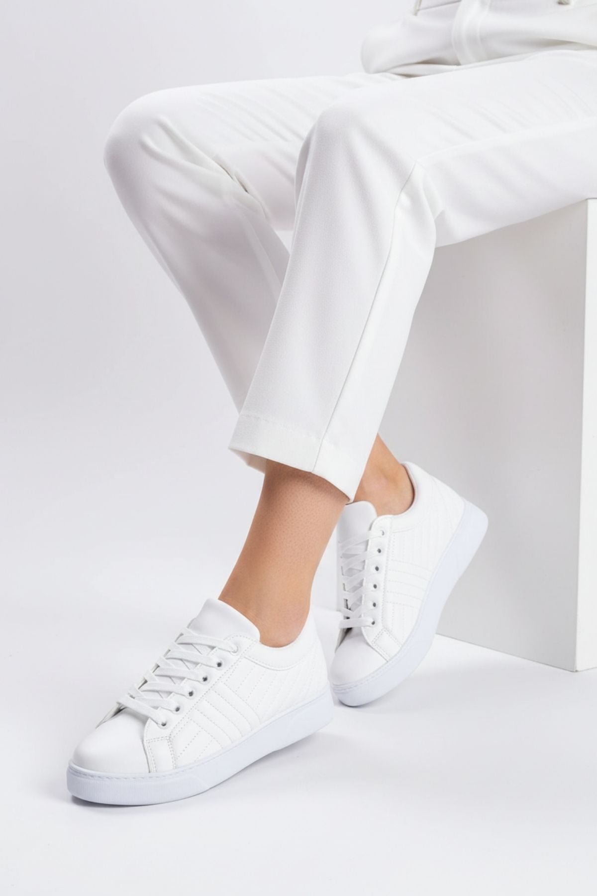 Linz Beyaz Suni Deri Kadın Spor Ayakkabı