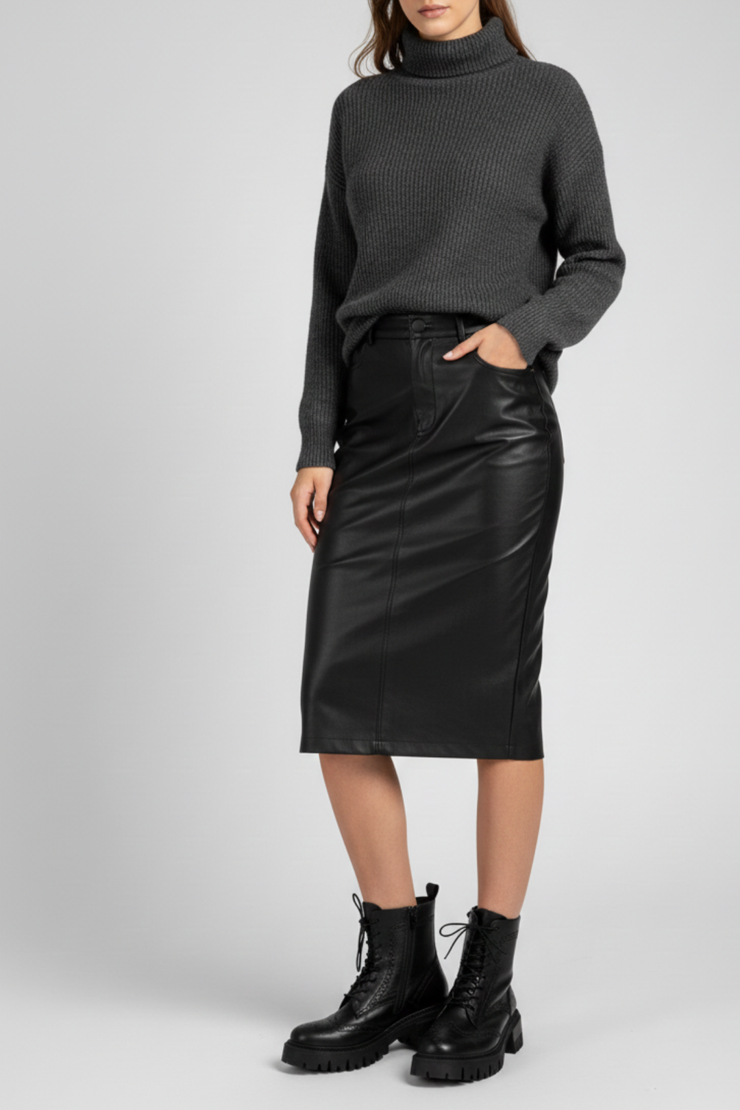 Taros Kadın Siyah Bot