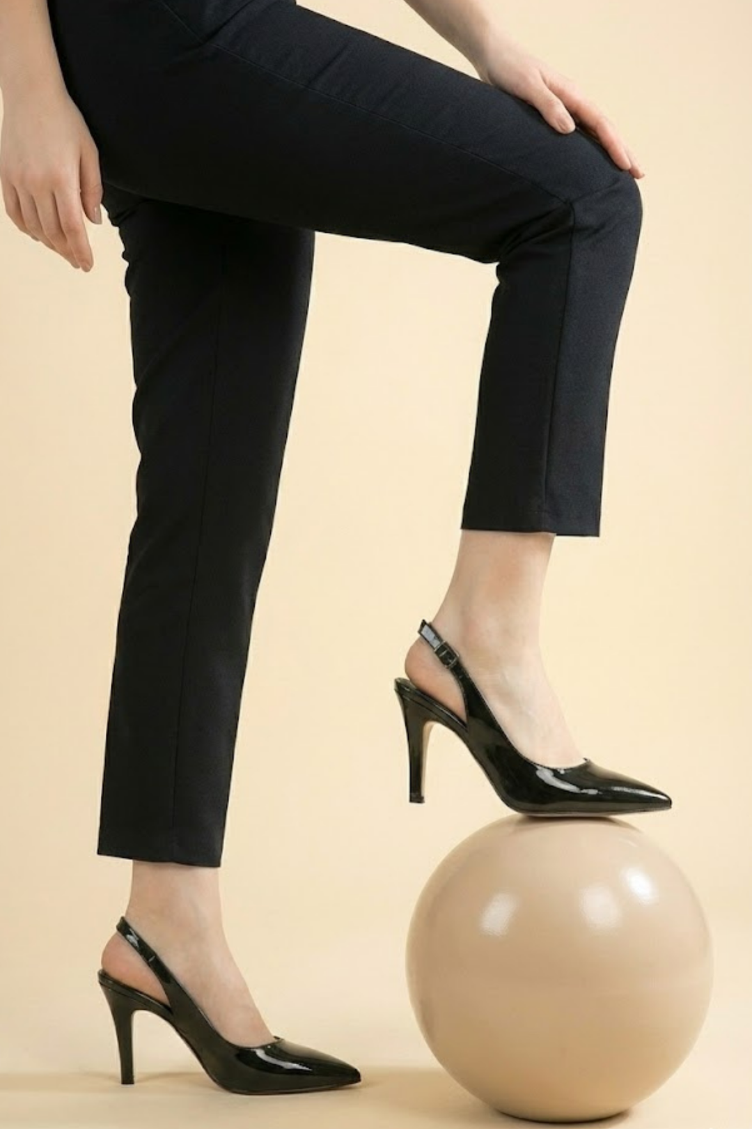 Holzercy Siyah Rugan Arkası Açık Kadın Topuklu Ayakkabı