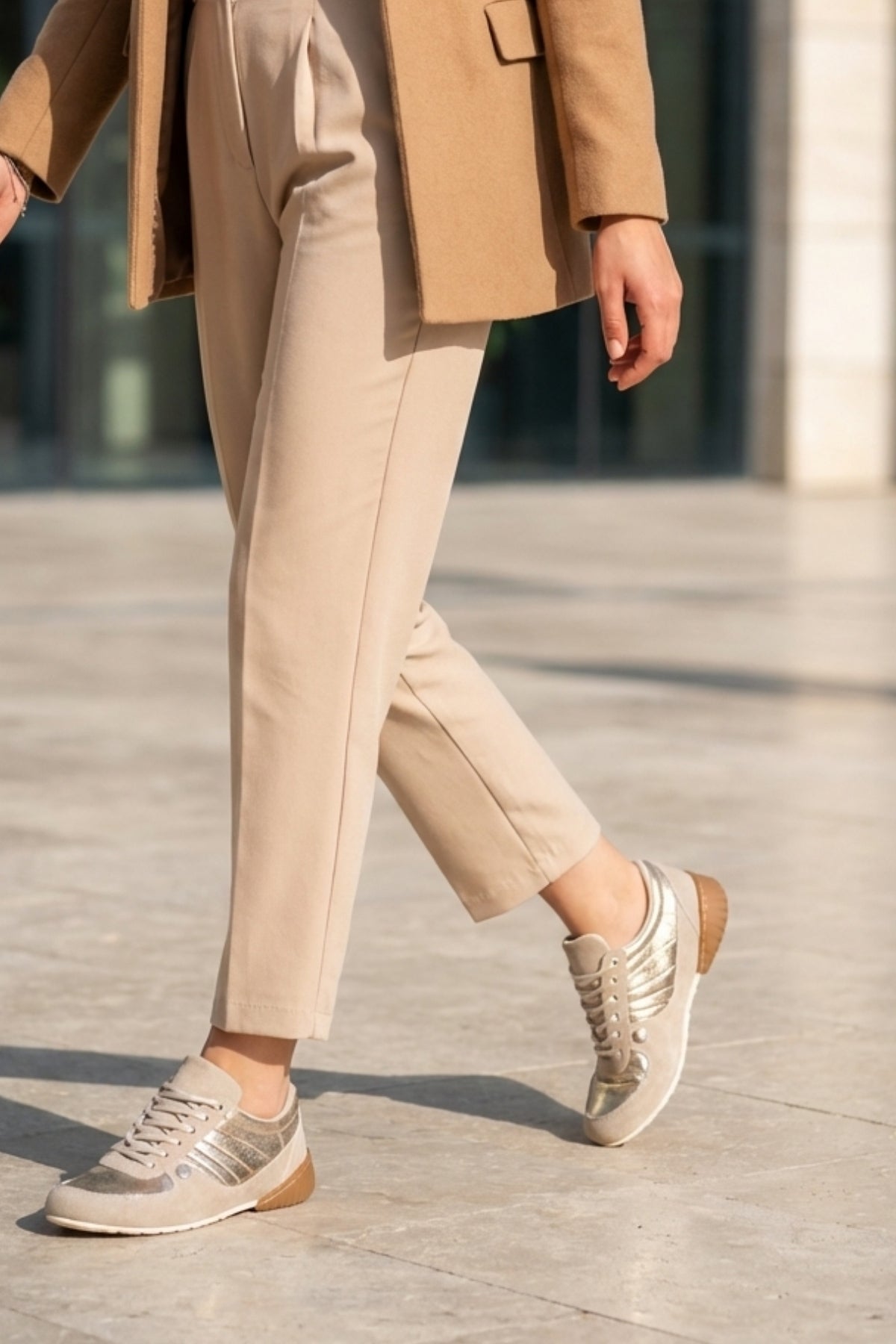 Jawen Kadın Bej Nubuk Gold Detaylı Spor Ayakkabı