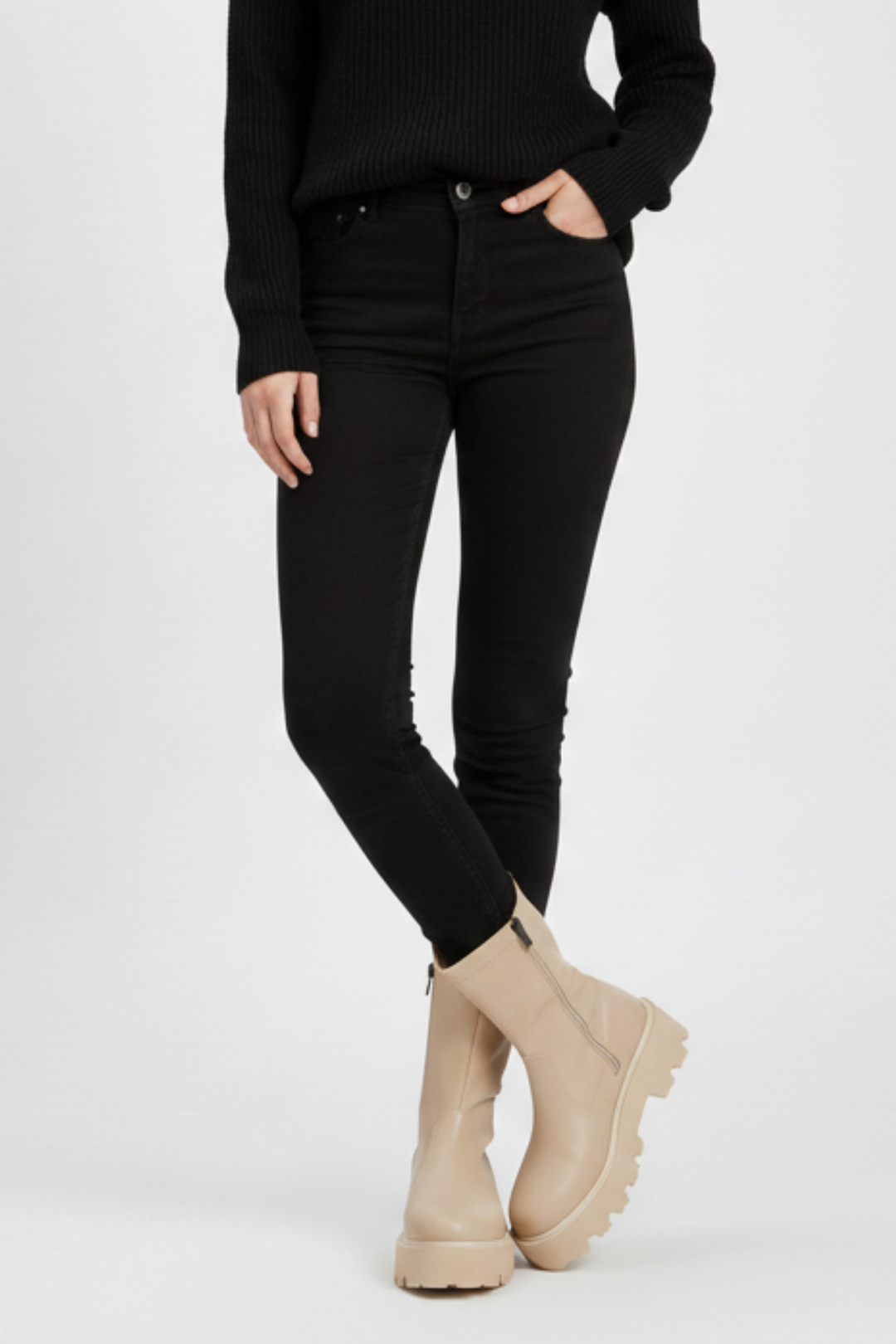 Volim Kadın Kalın Tabanlı Bej Bot