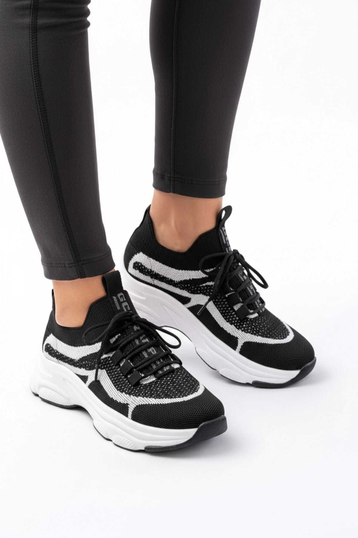 Lungma  Siyah Bağcıklı Fileli Günlük Spor Ayakkabı