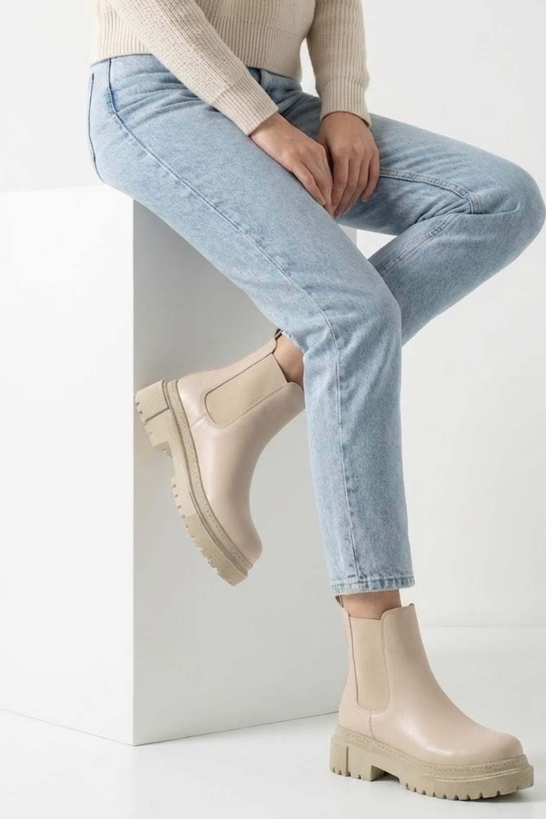 Nayliz Bej Lastikli Kadın Bot