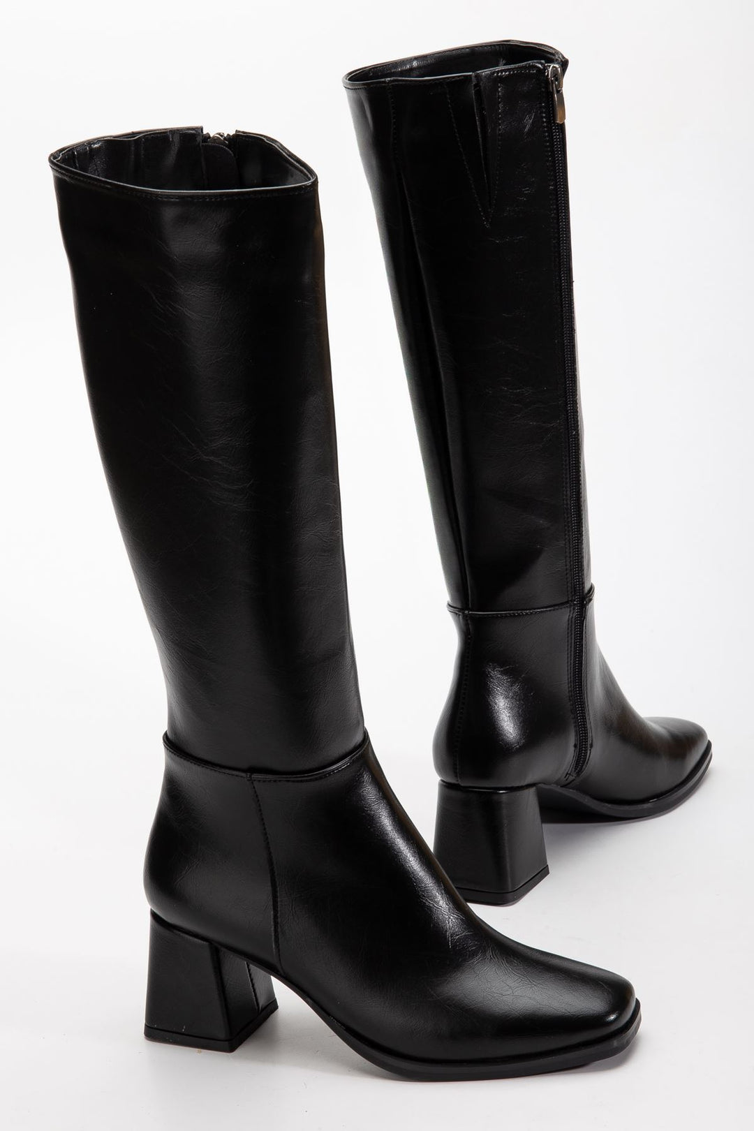 Selora Kadın Siyah Kırışık Rugan Fermuarlı Topuklu Çizme