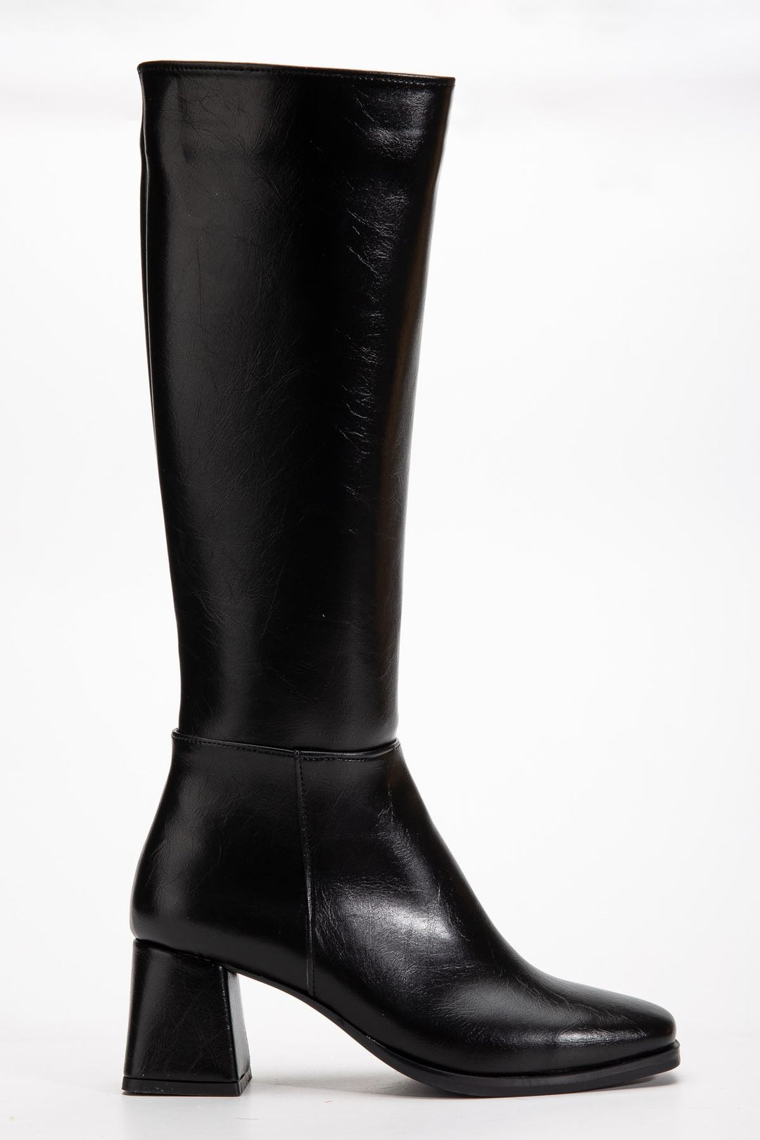 Selora Kadın Siyah Kırışık Rugan Fermuarlı Topuklu Çizme