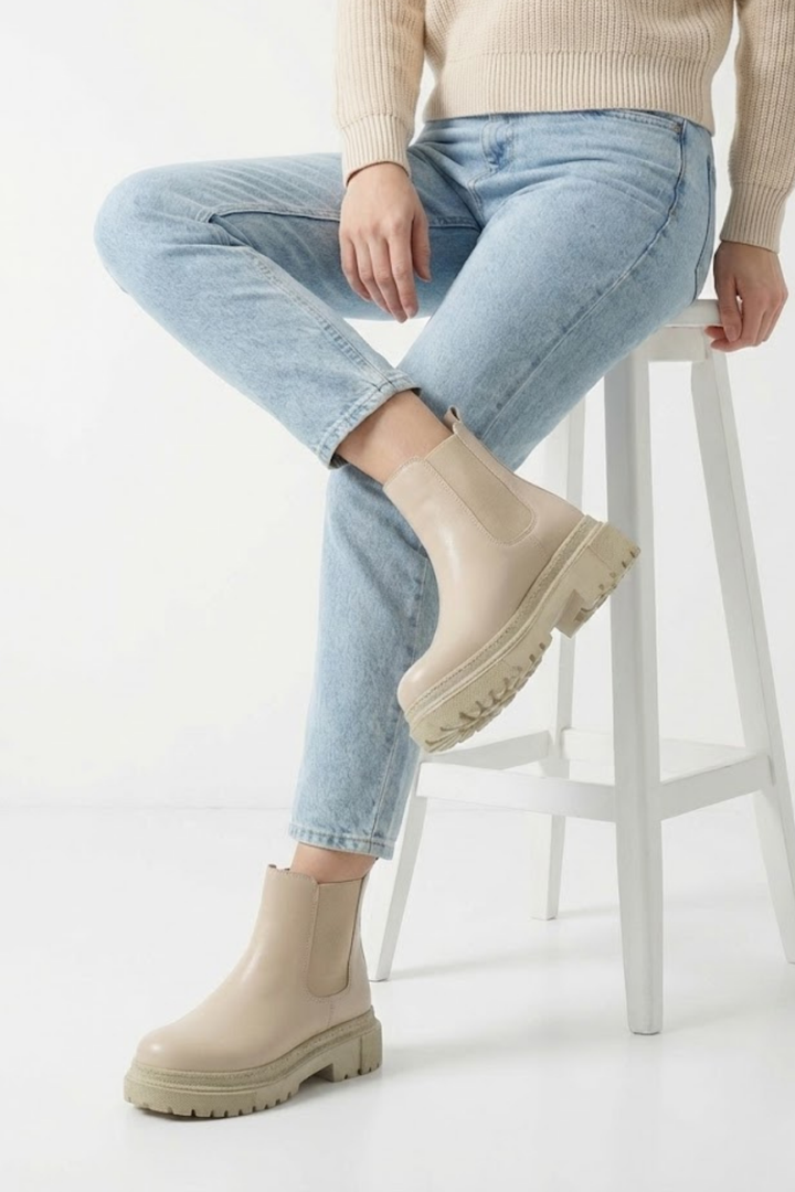 Nayliz Bej Lastikli Kadın Bot