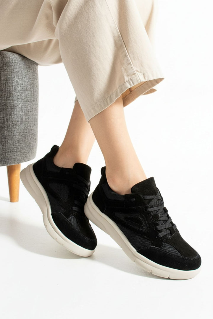 Stuan Kadın Hakiki Süet Deri Siyah Spor Ayakkabı