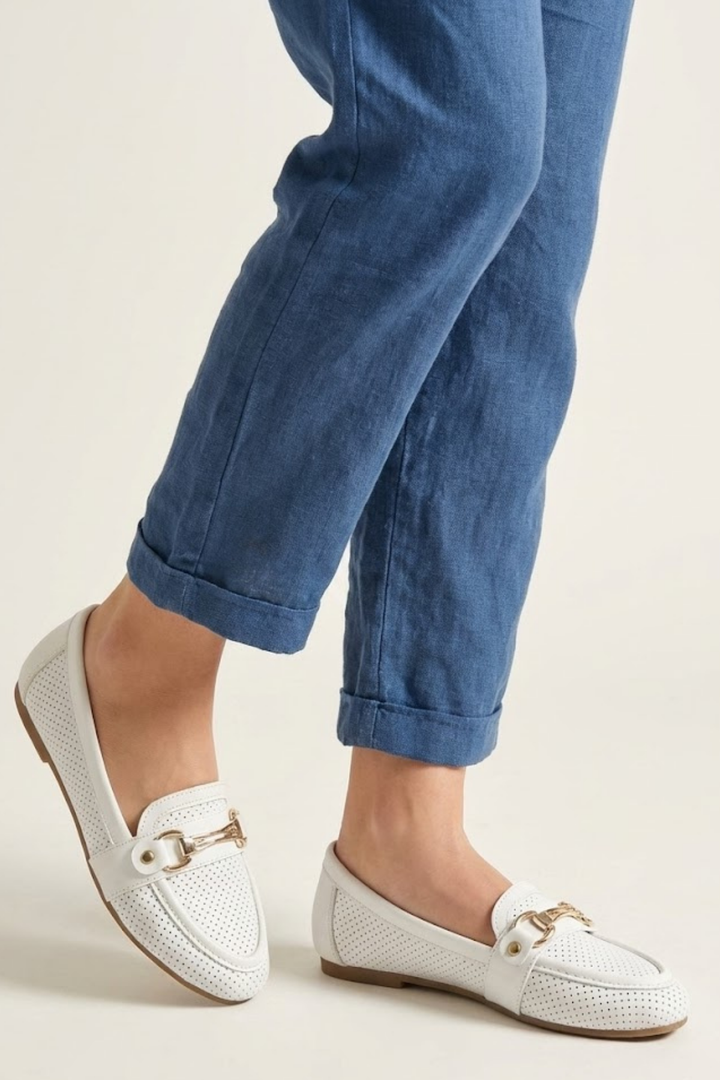 Rain Kadın Beyaz Delikli Detaylı Babet Ayakkabı