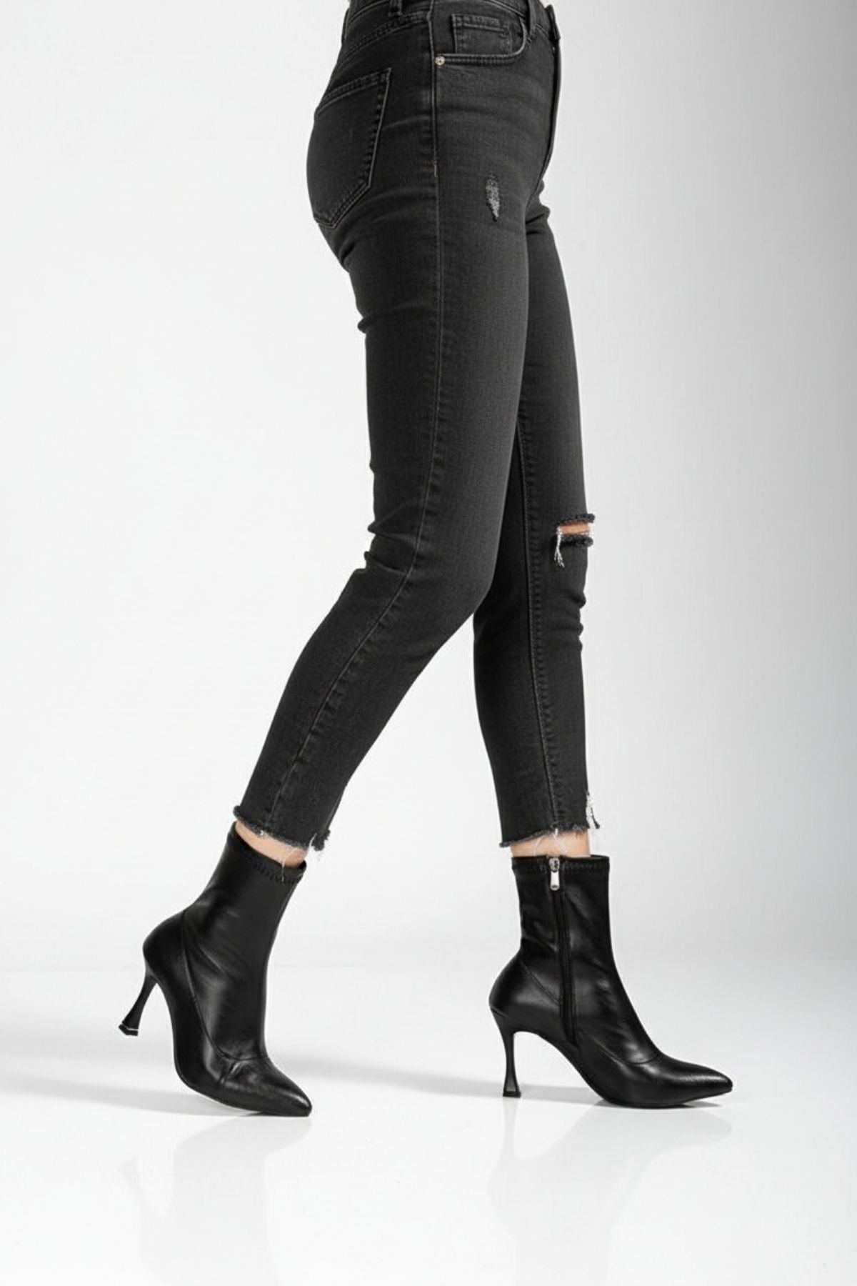 Orjen Kadın Siyah Streç Detaylı Topuklu Bot