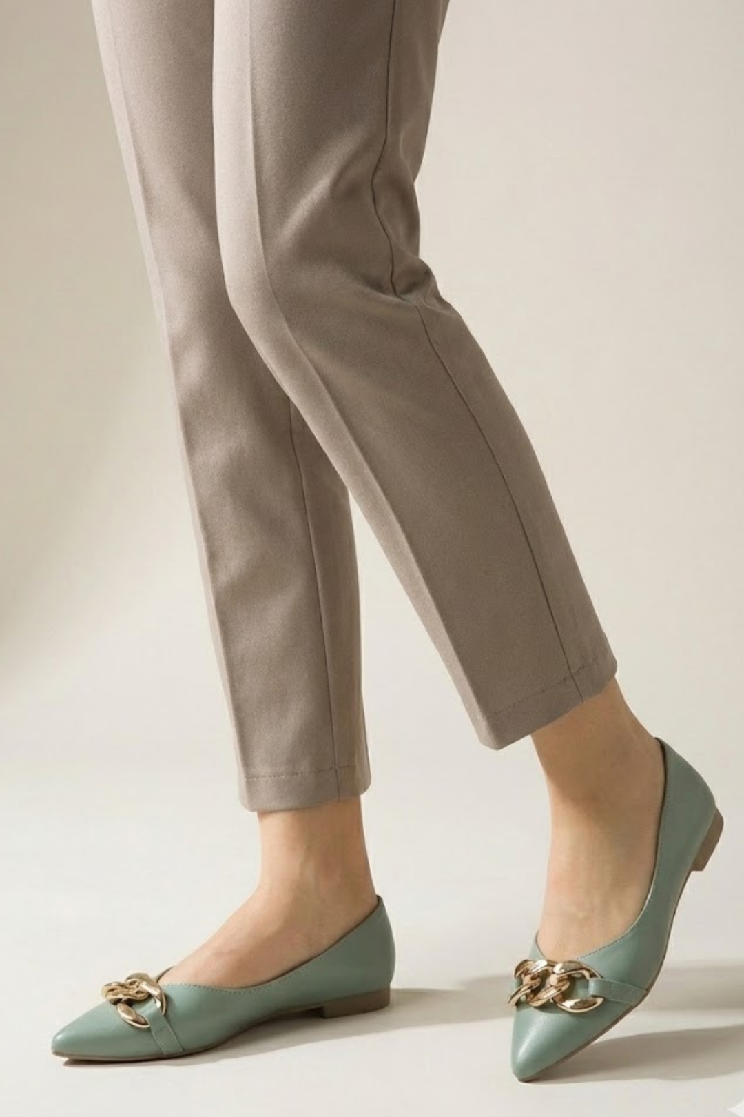 Popi Kadın Mint Yeşili Zincir Detaylı Babet Ayakkabı