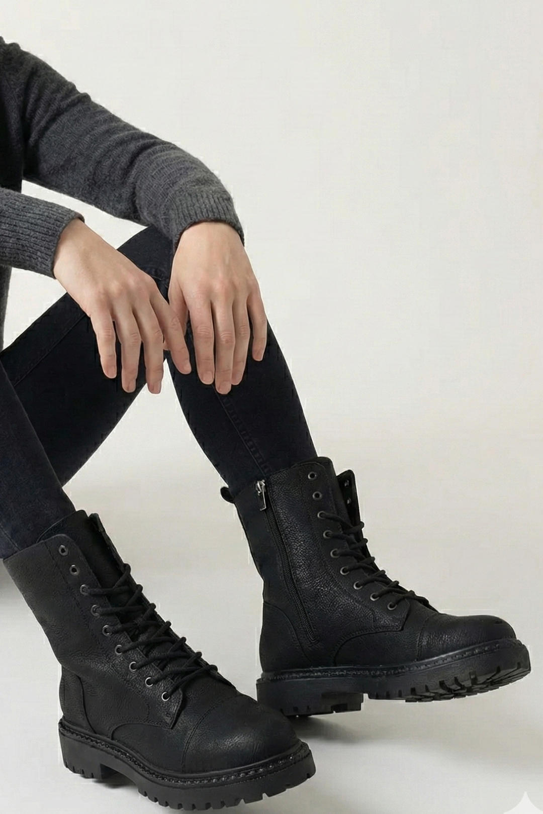 Rocco Kadın Kalın Tabanlı Siyah Postal Bot