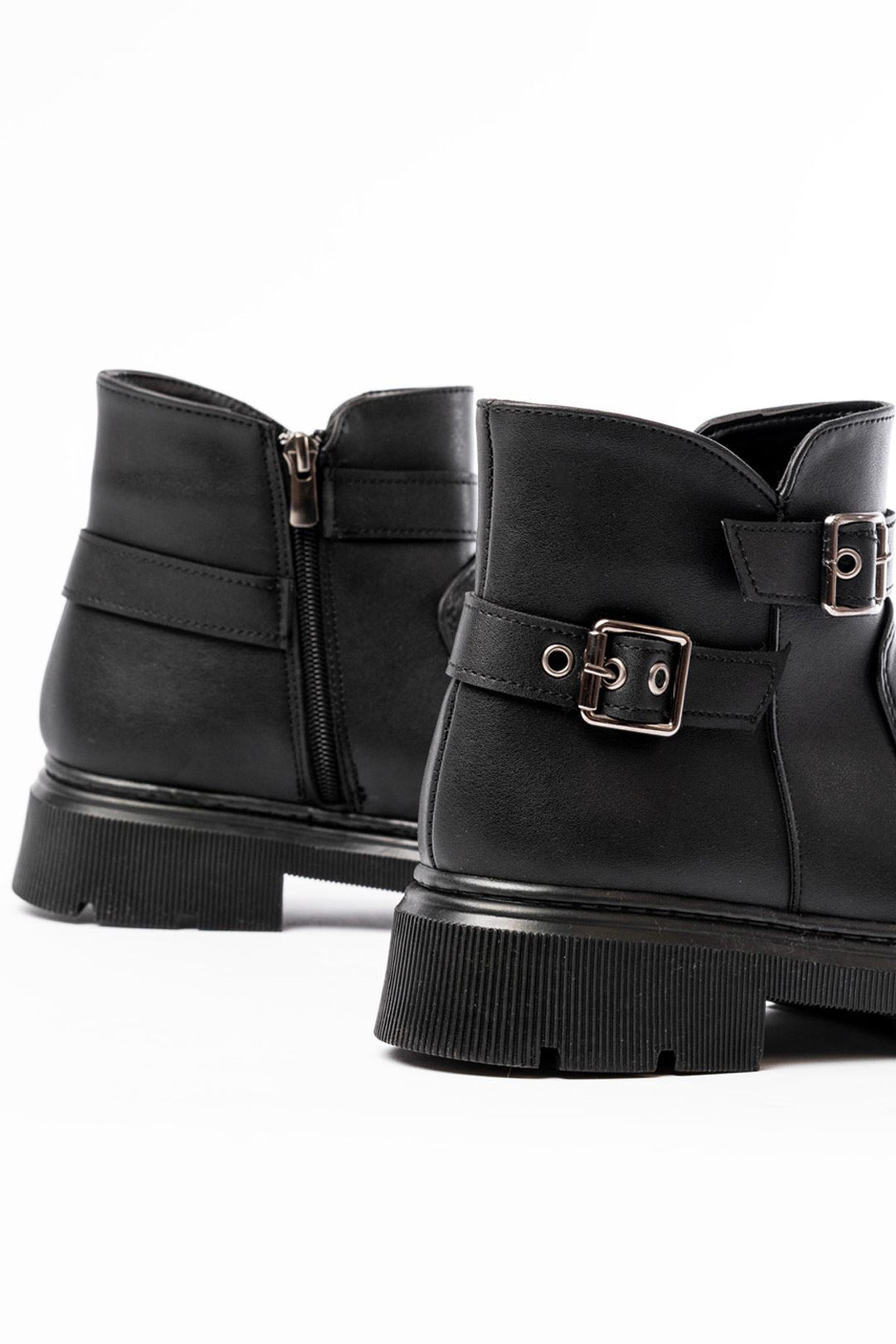 Herbin Siyah Toka Aksesuarlı Fermuarlı Kadın Bot