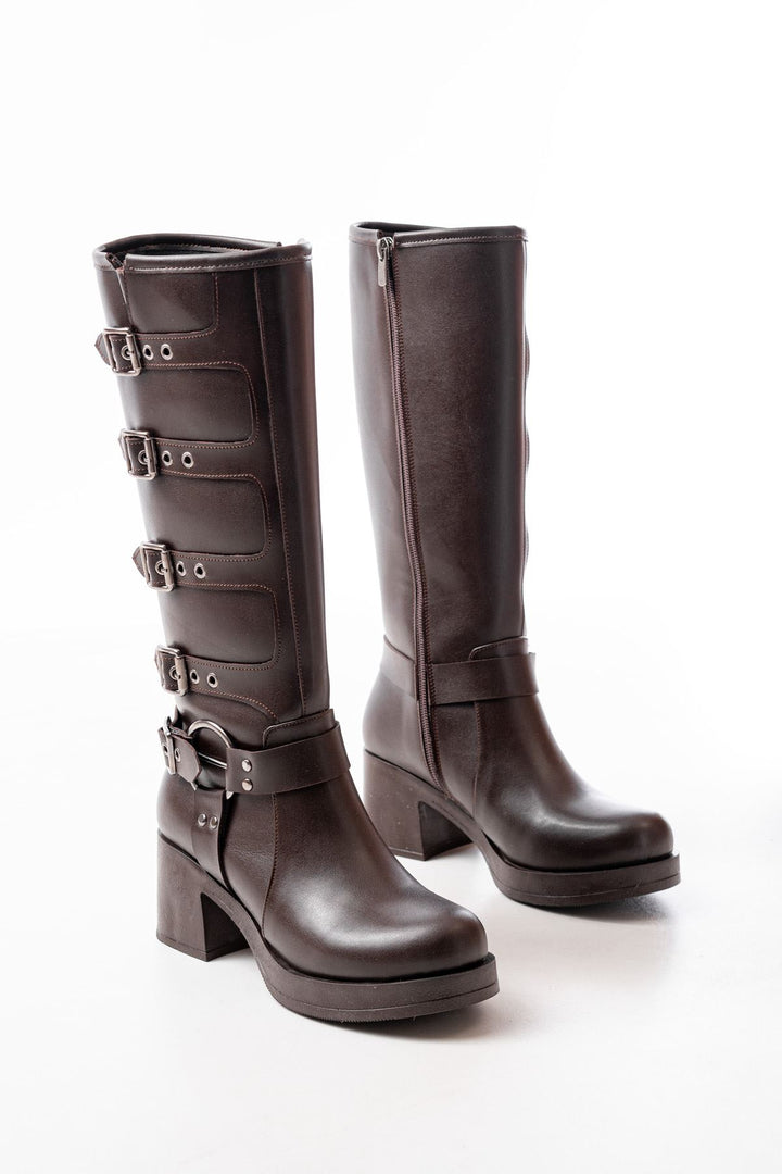 Miarin Kahverengi Topuklu Fermuarlı Toka Aksesuarlı Kadın Çizme 5109-3015KHV