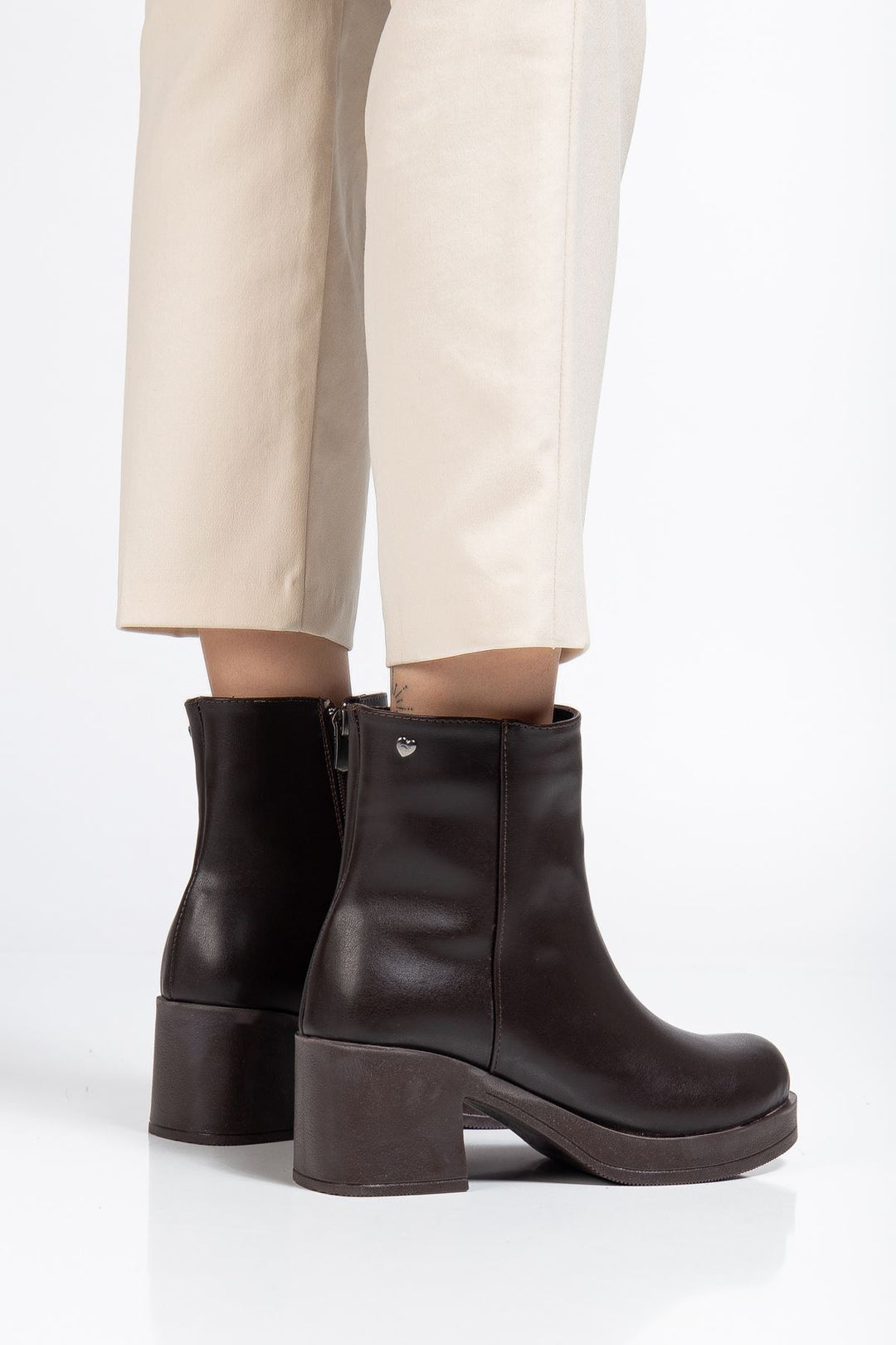 Mahzu Kahve Fermuarlı Kalın Topuklu Kadın Bot