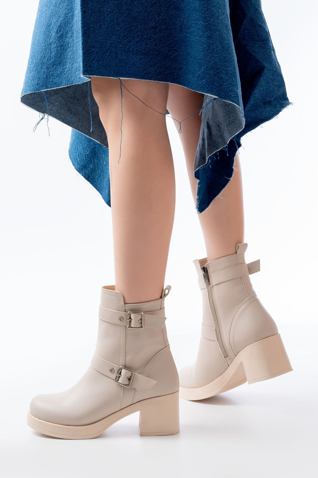 Tahzun Bej Topuklu Fermuarlı Kadın Bot